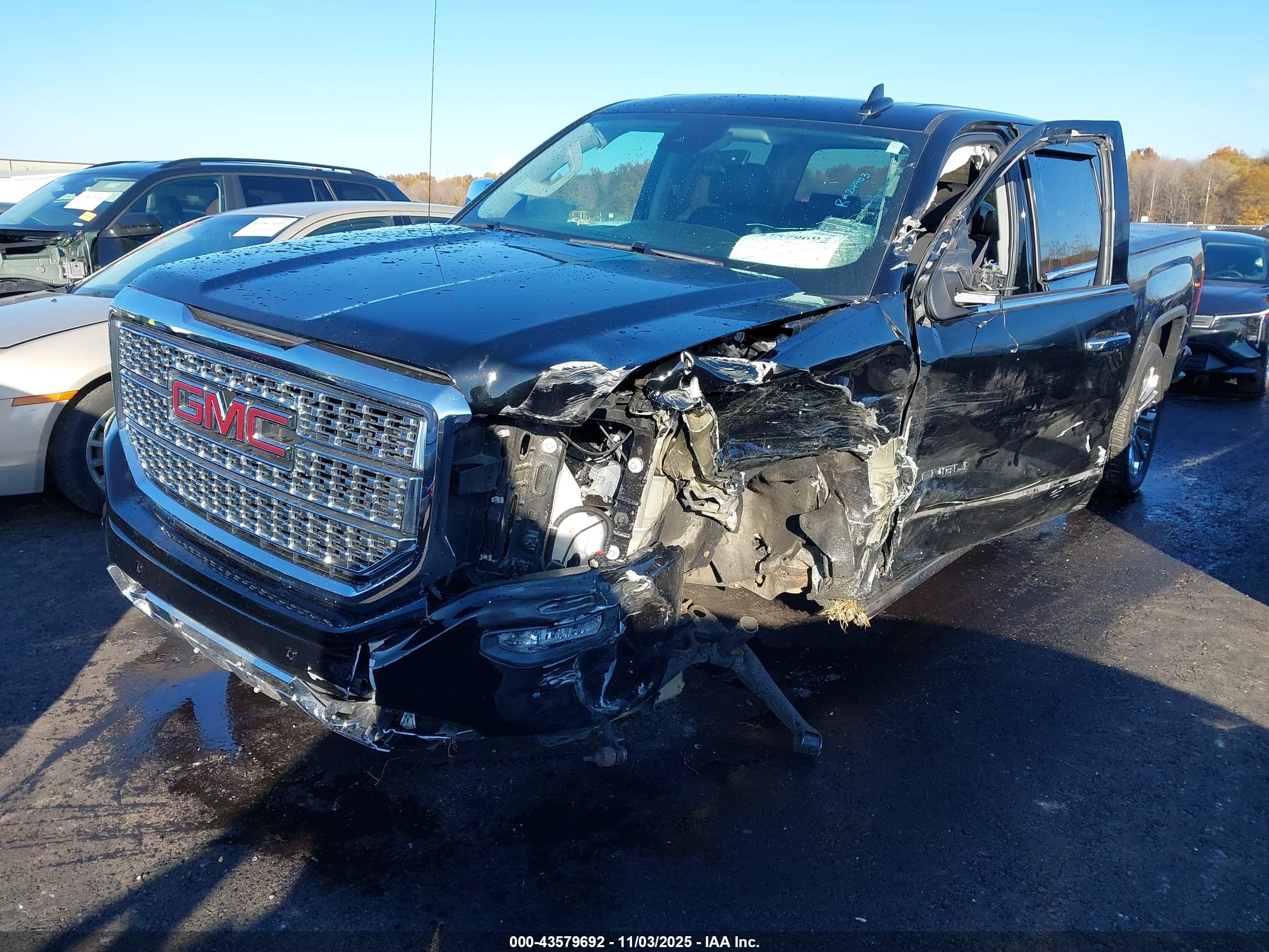 GMC SIERRA image 2