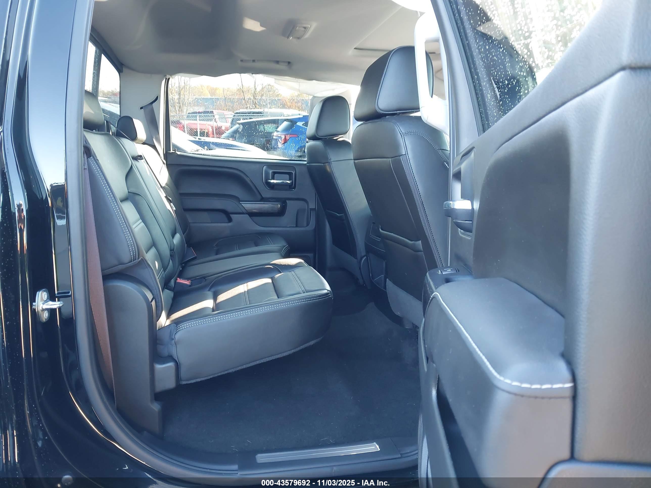 GMC SIERRA image 8