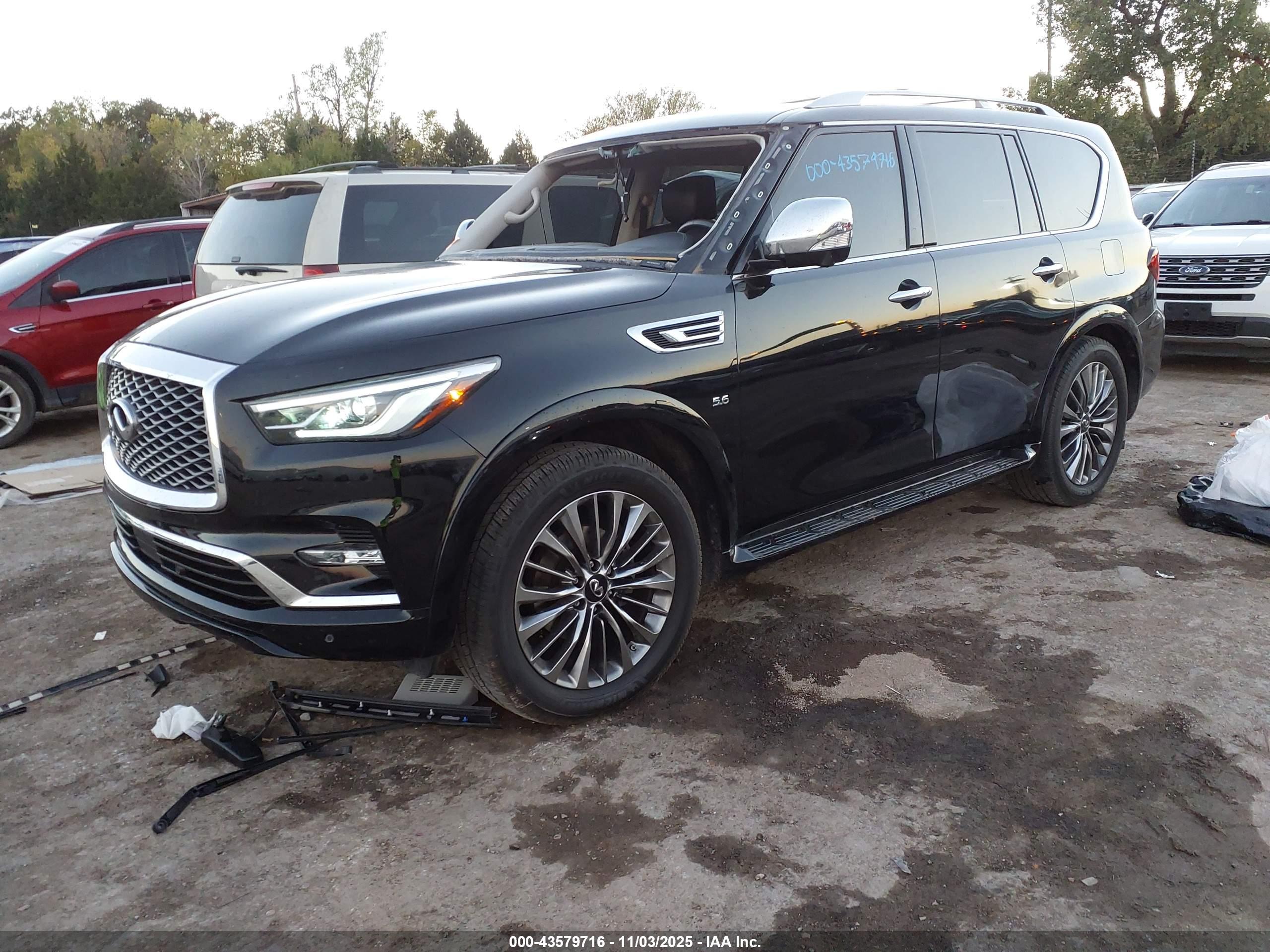 INFINITI QX80 image 2