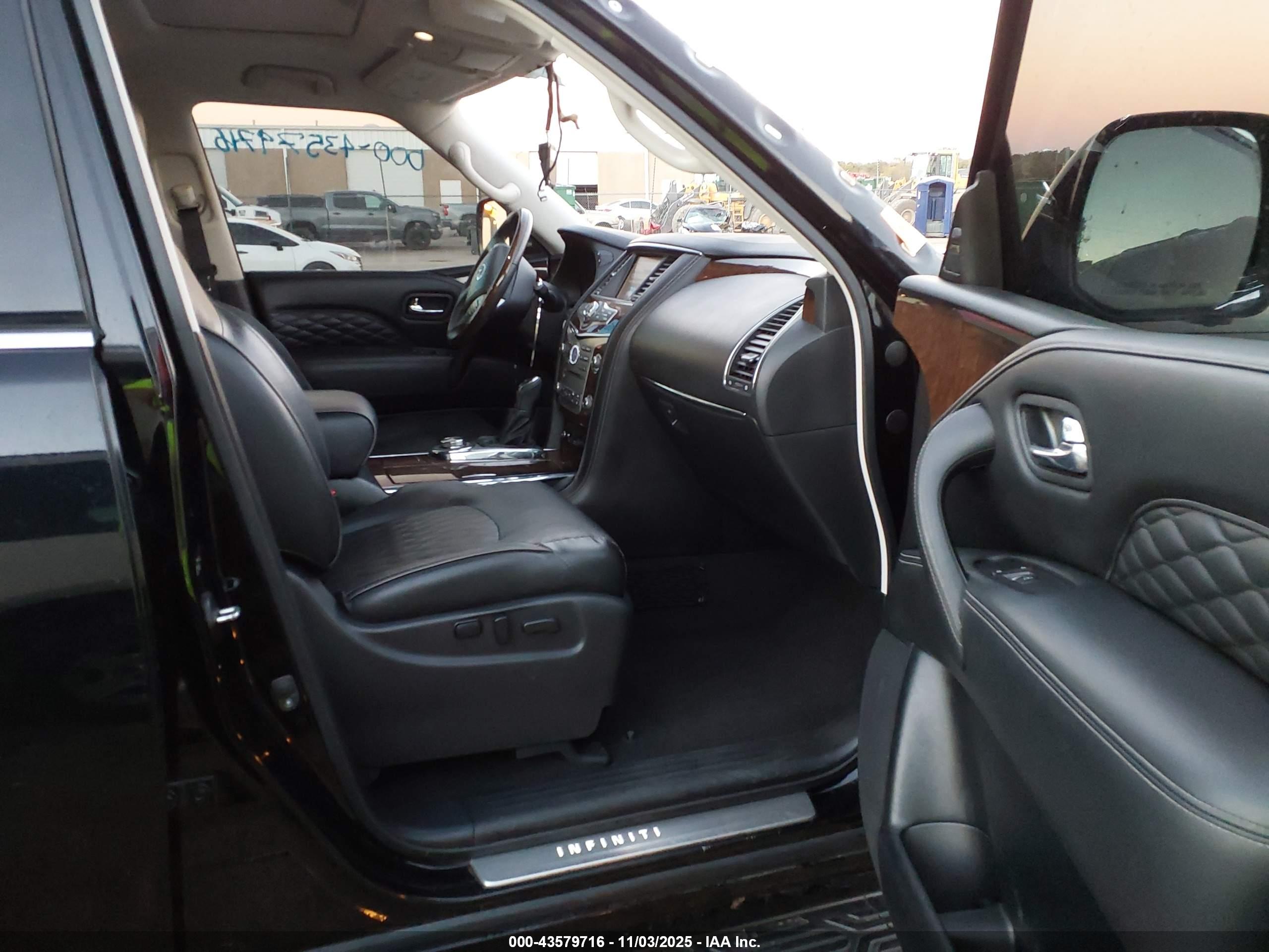 INFINITI QX80 image 5