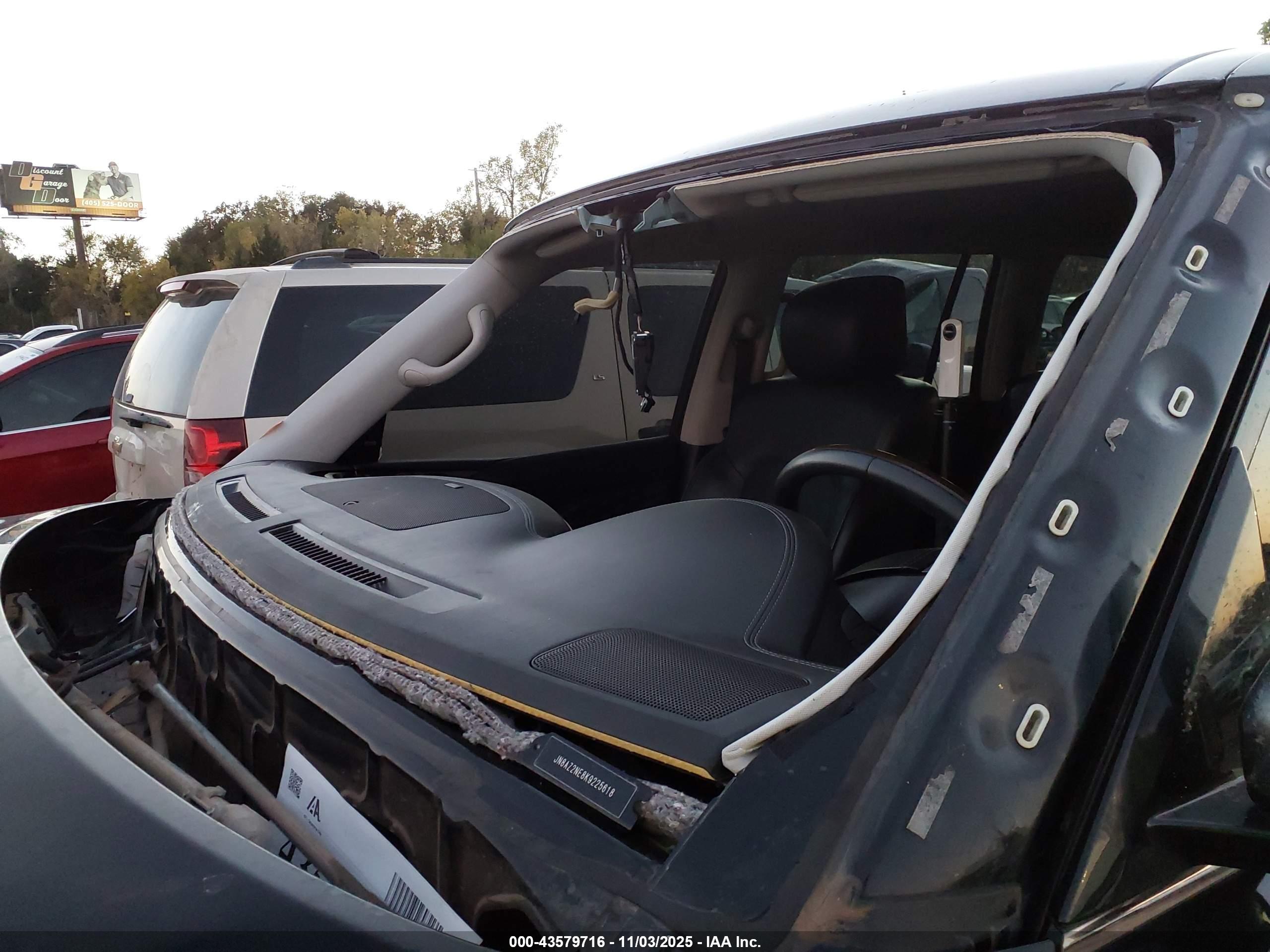 INFINITI QX80 image 6