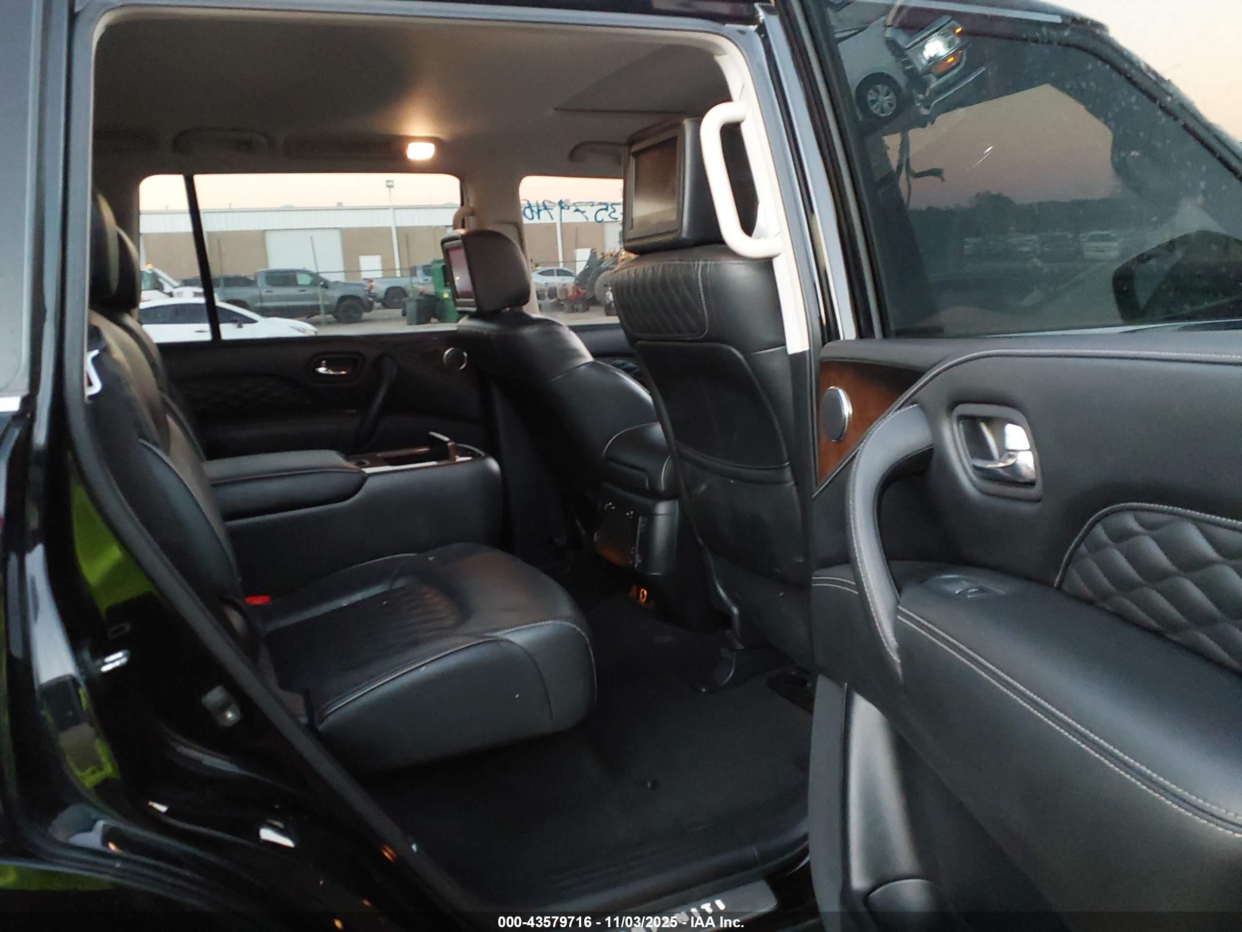 INFINITI QX80 image 8