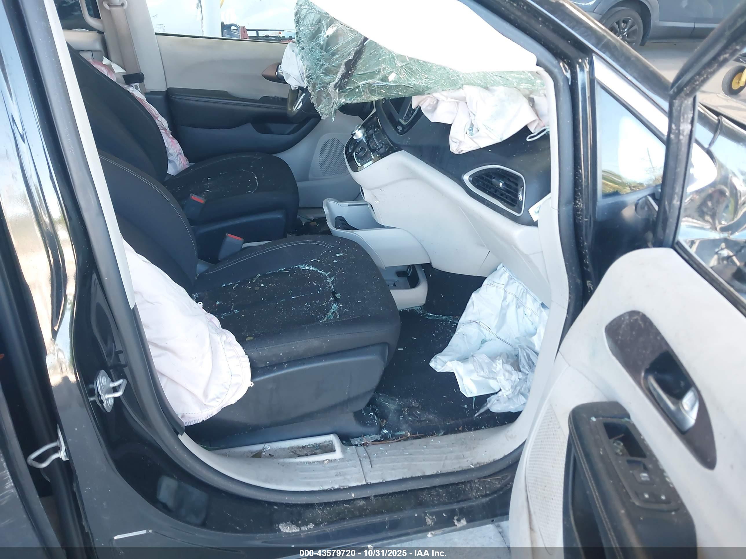 CHRYSLER VOYAGER image 5
