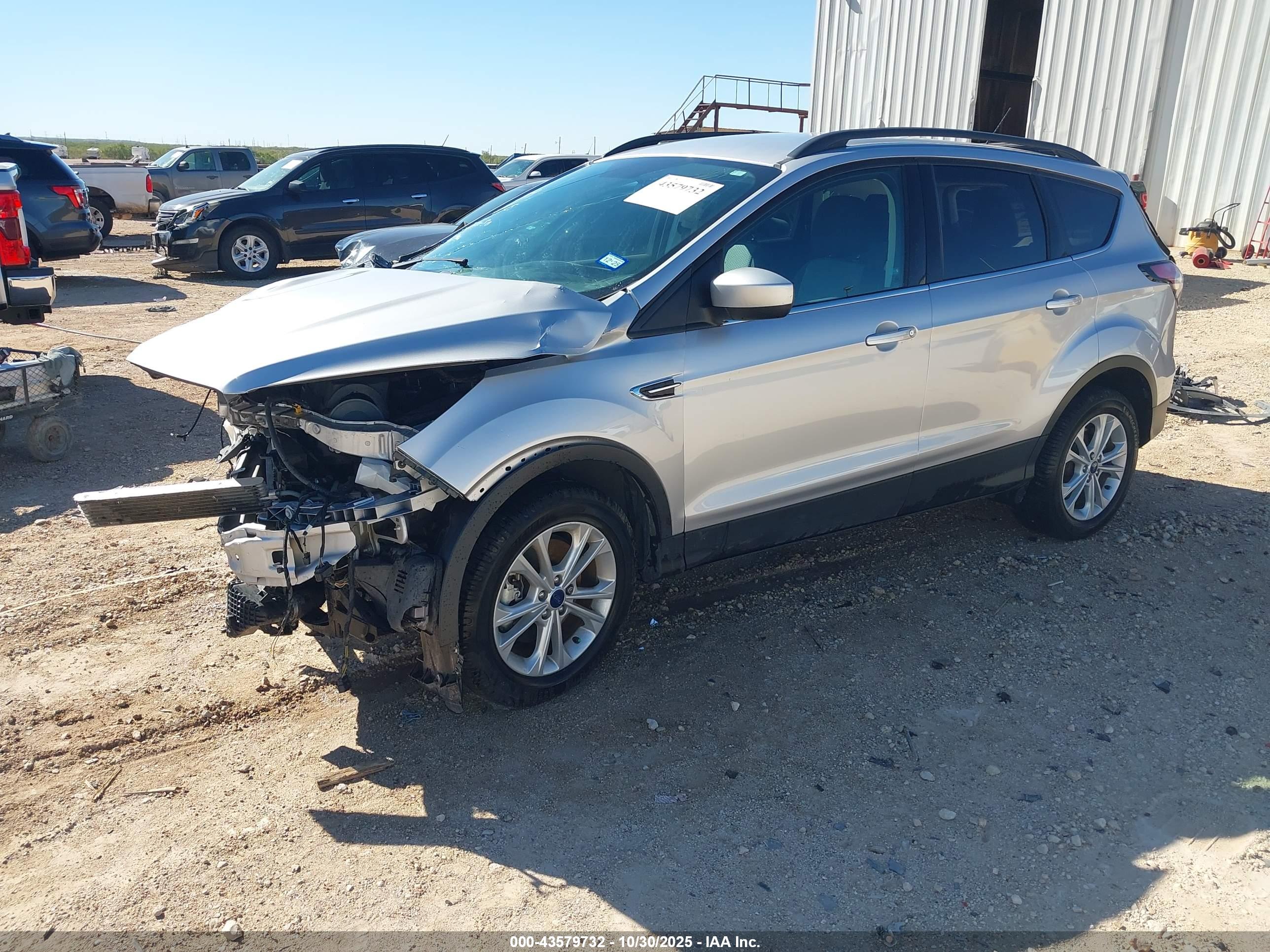 FORD ESCAPE image 2