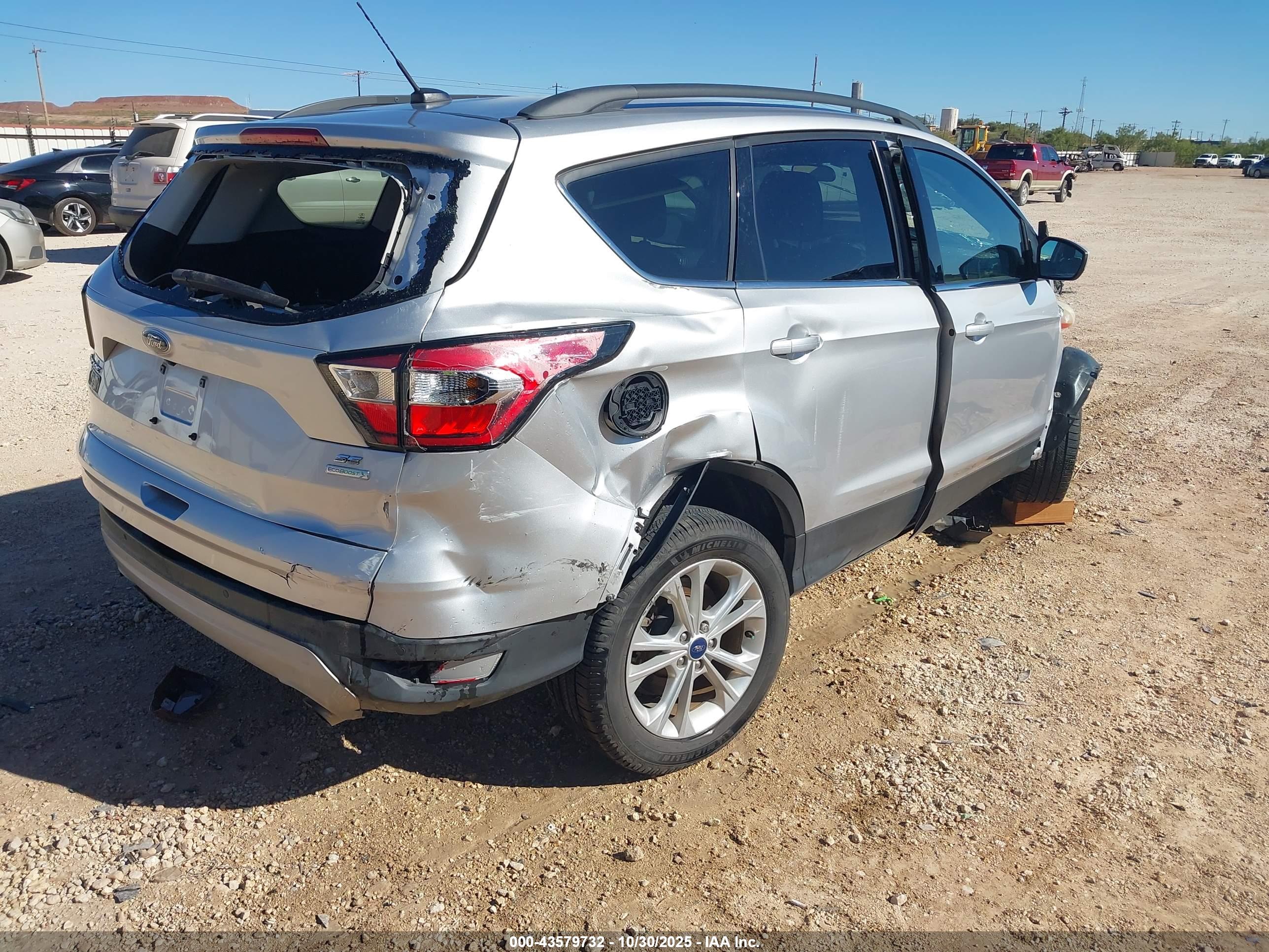 FORD ESCAPE image 4