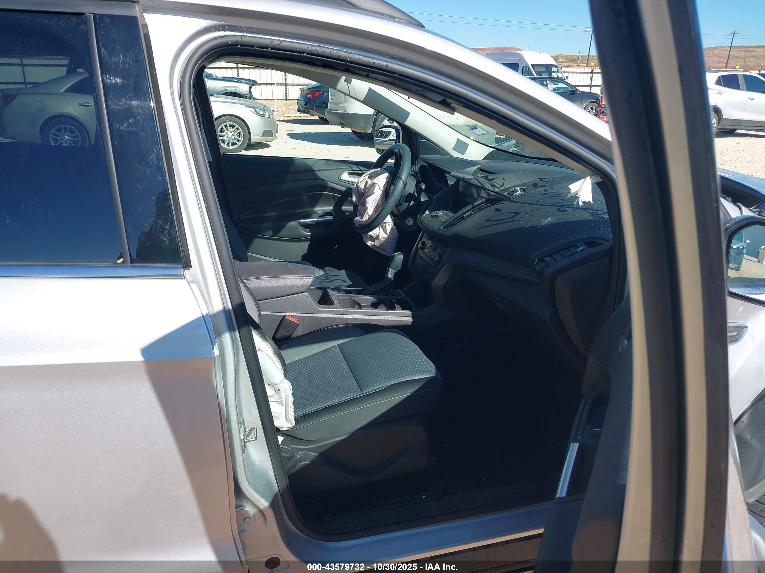 FORD ESCAPE image 5
