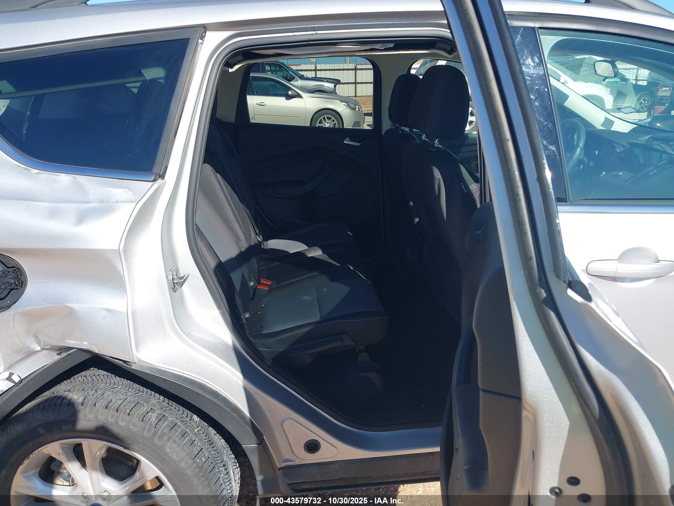 FORD ESCAPE image 8