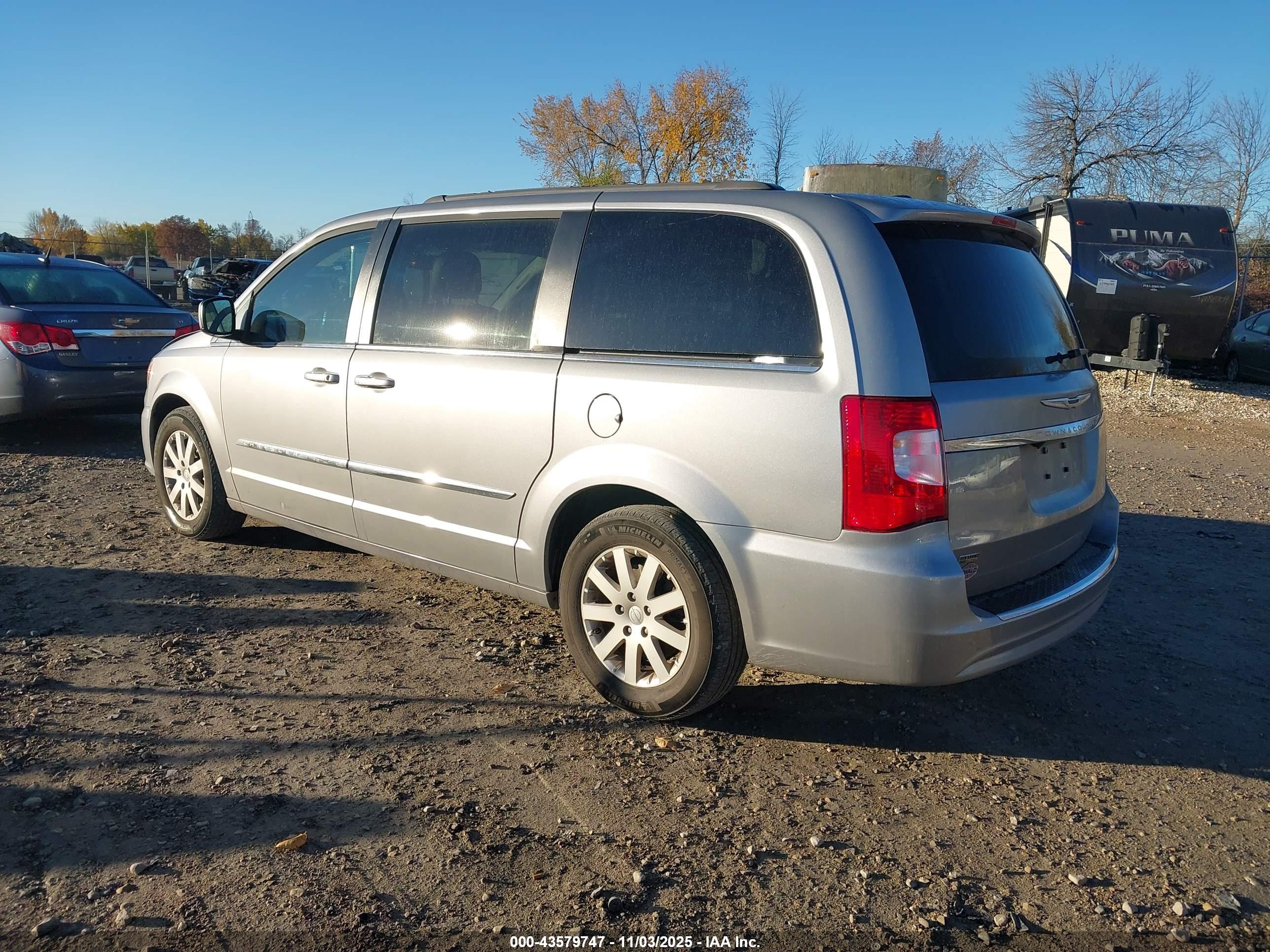 CHRYSLER TOWN image 3