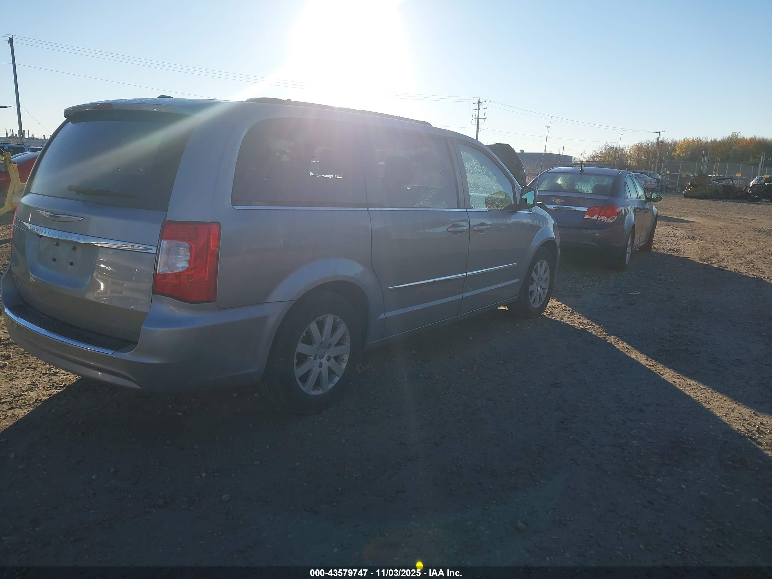 CHRYSLER TOWN image 4
