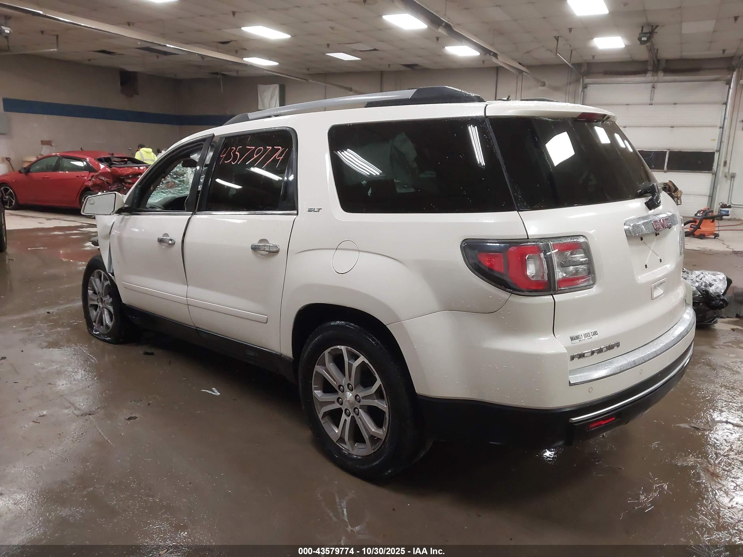 GMC ACADIA image 3