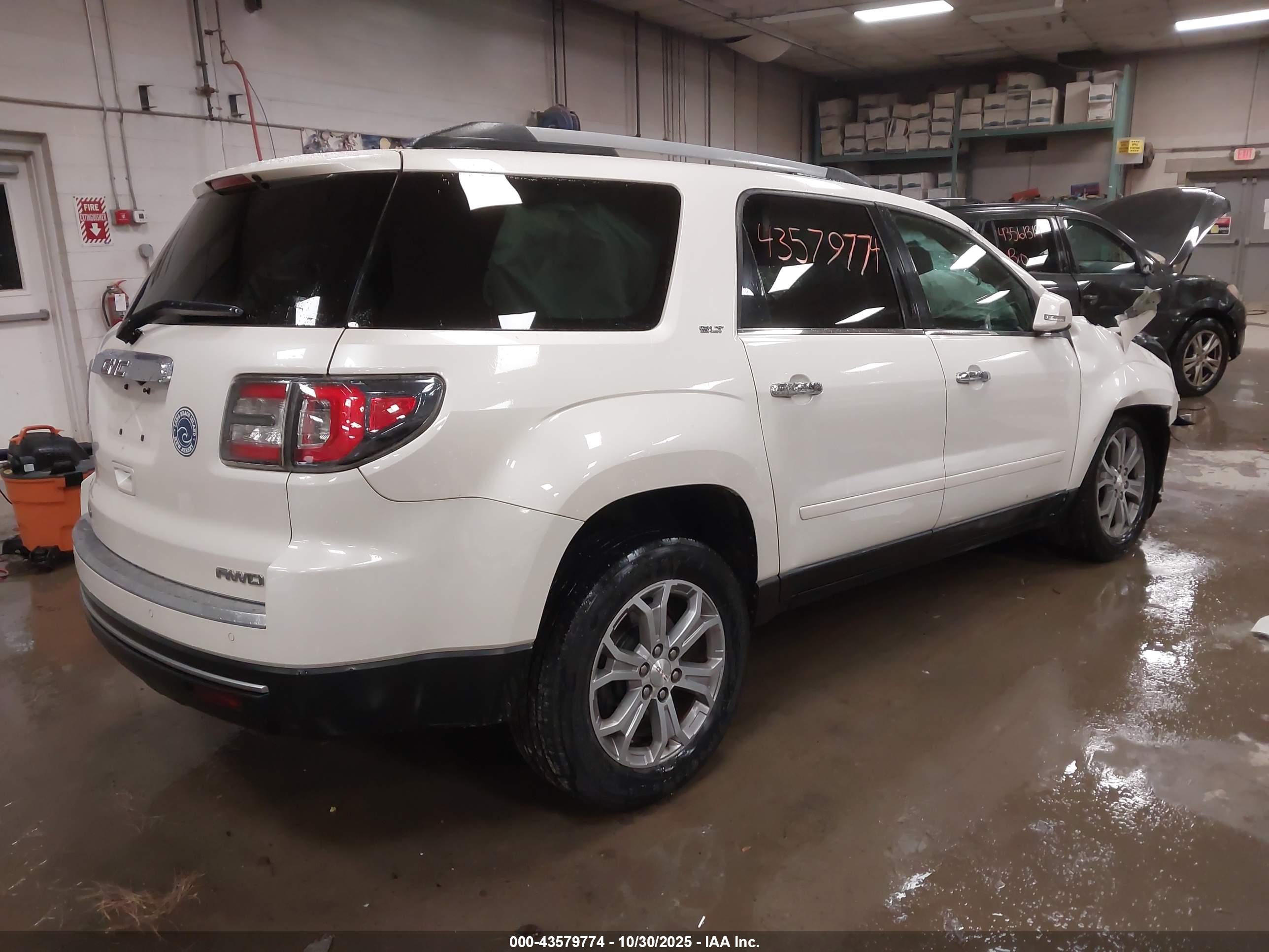 GMC ACADIA image 4
