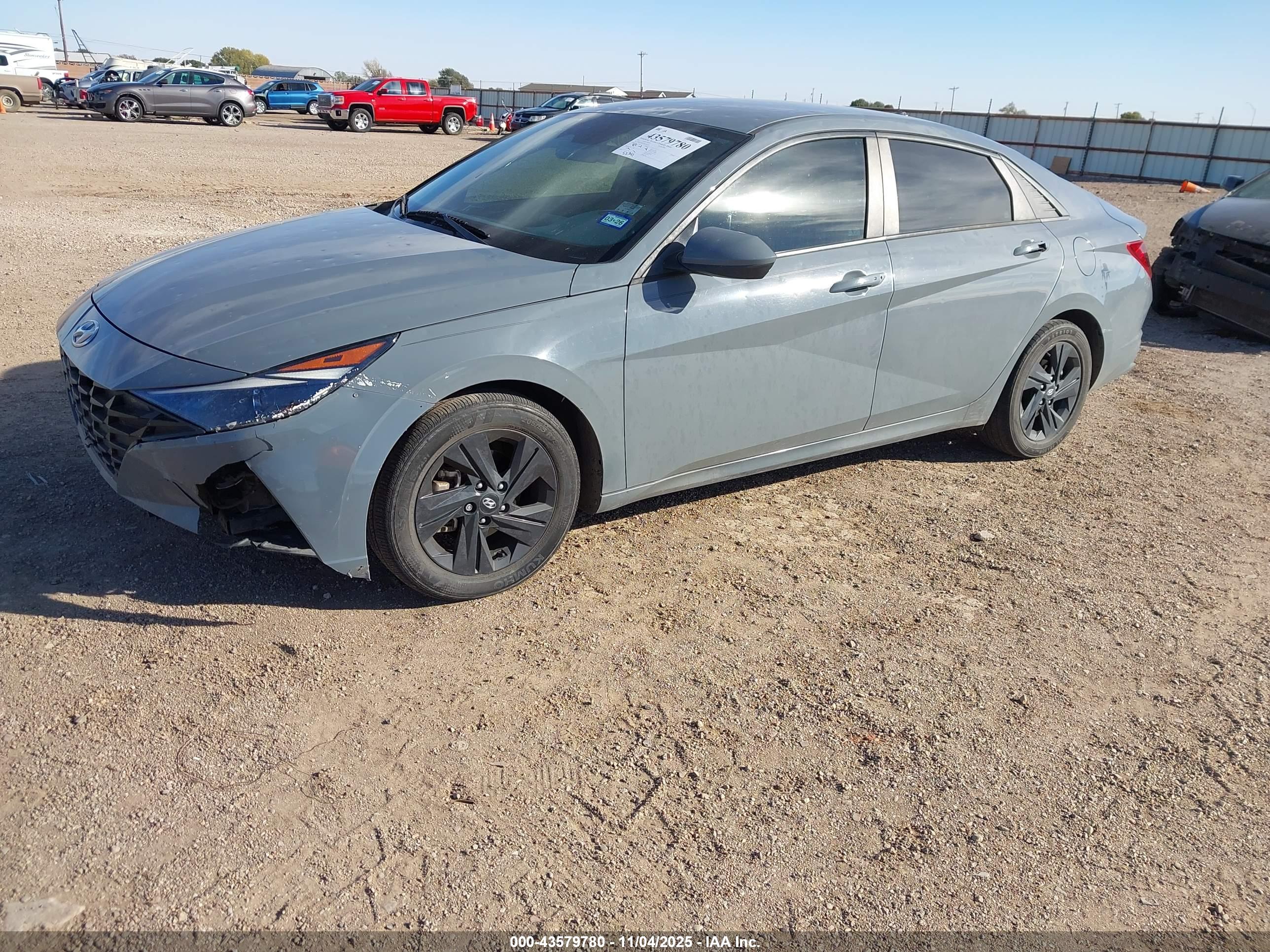 HYUNDAI ELANTRA image 2