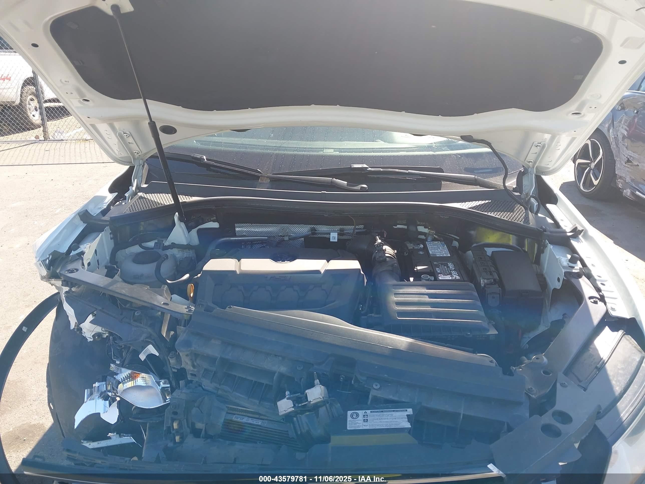 VOLKSWAGEN TIGUAN image 10