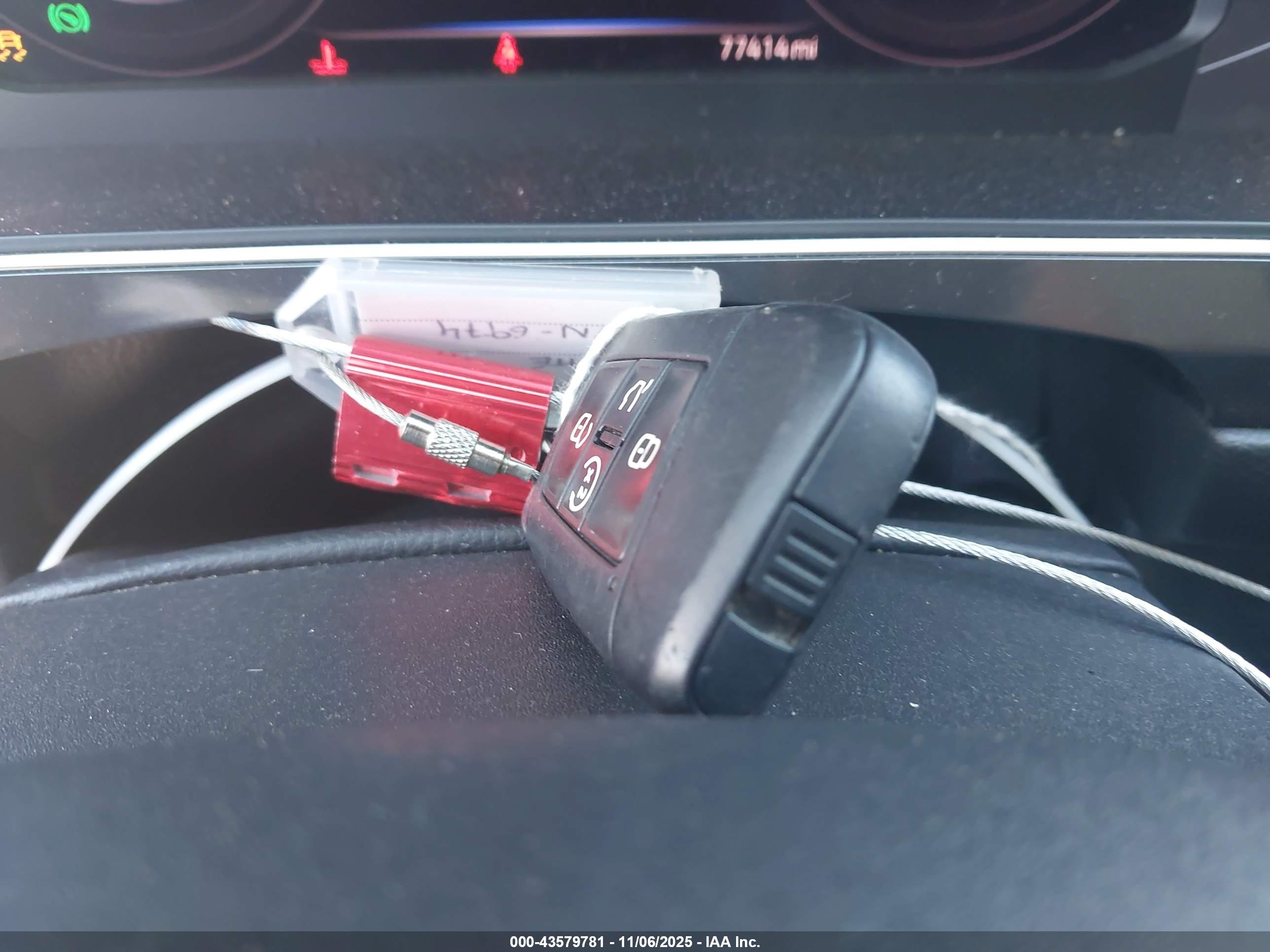 VOLKSWAGEN TIGUAN image 11