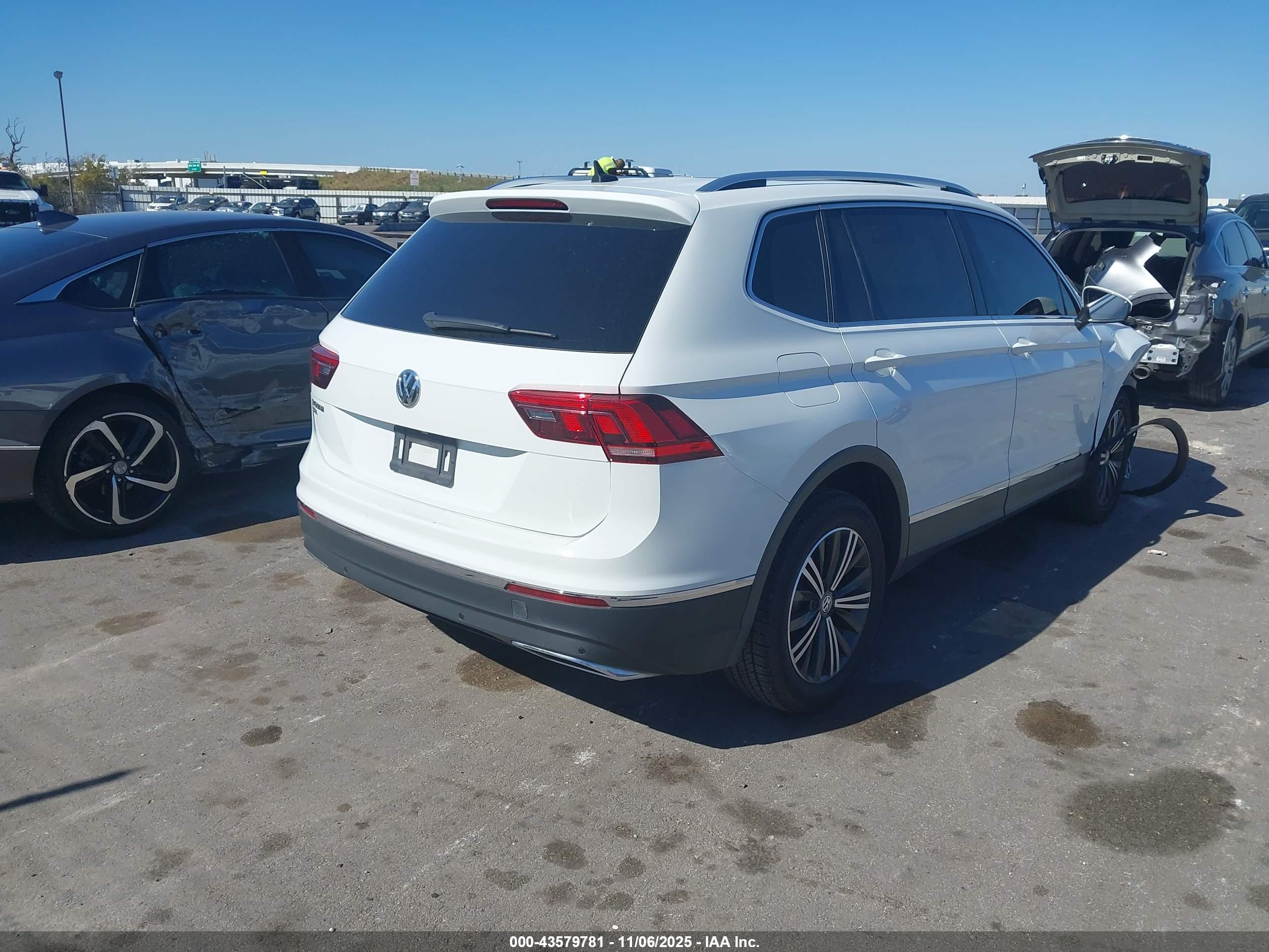 VOLKSWAGEN TIGUAN image 4