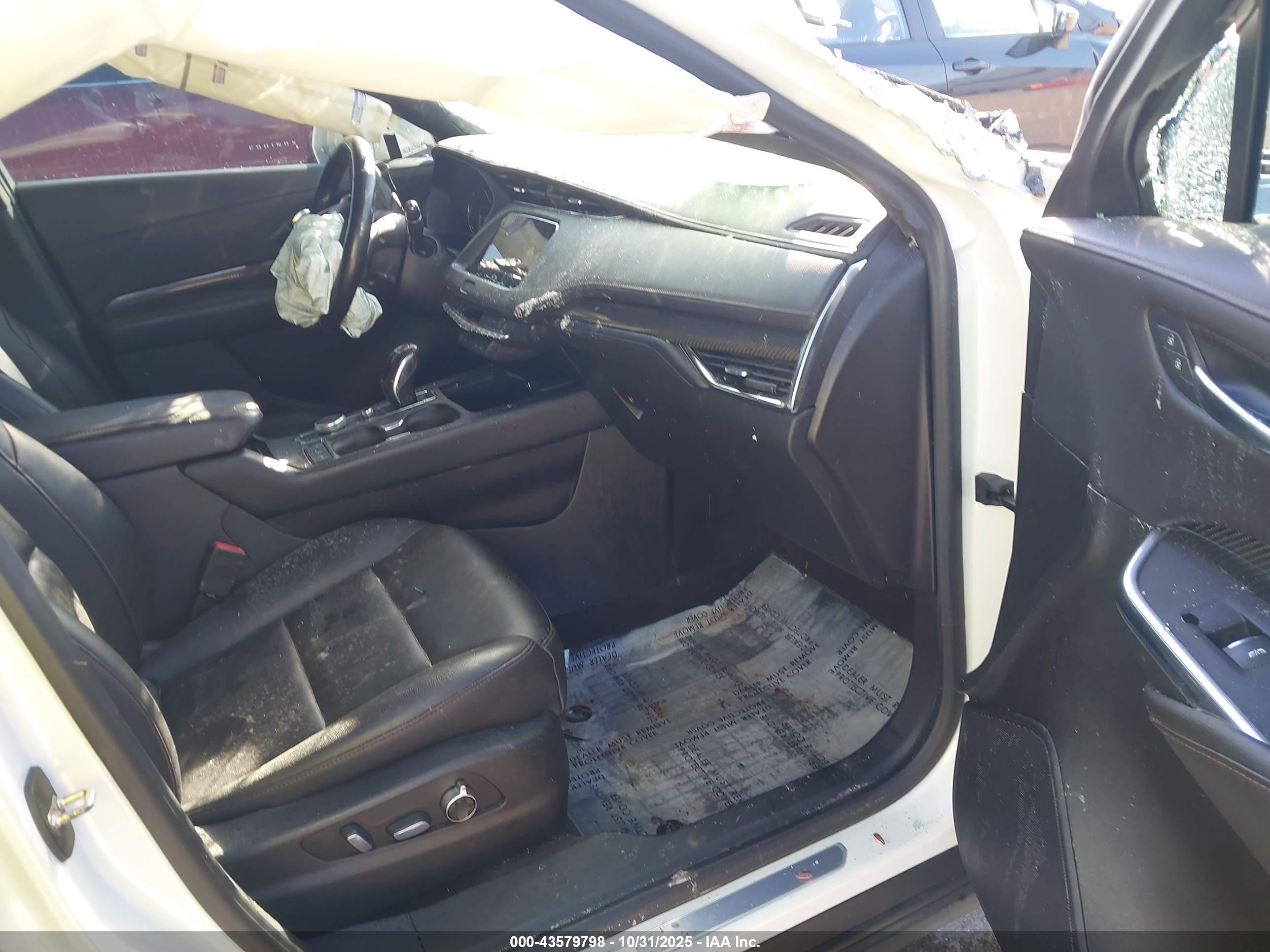CADILLAC XT4 image 5