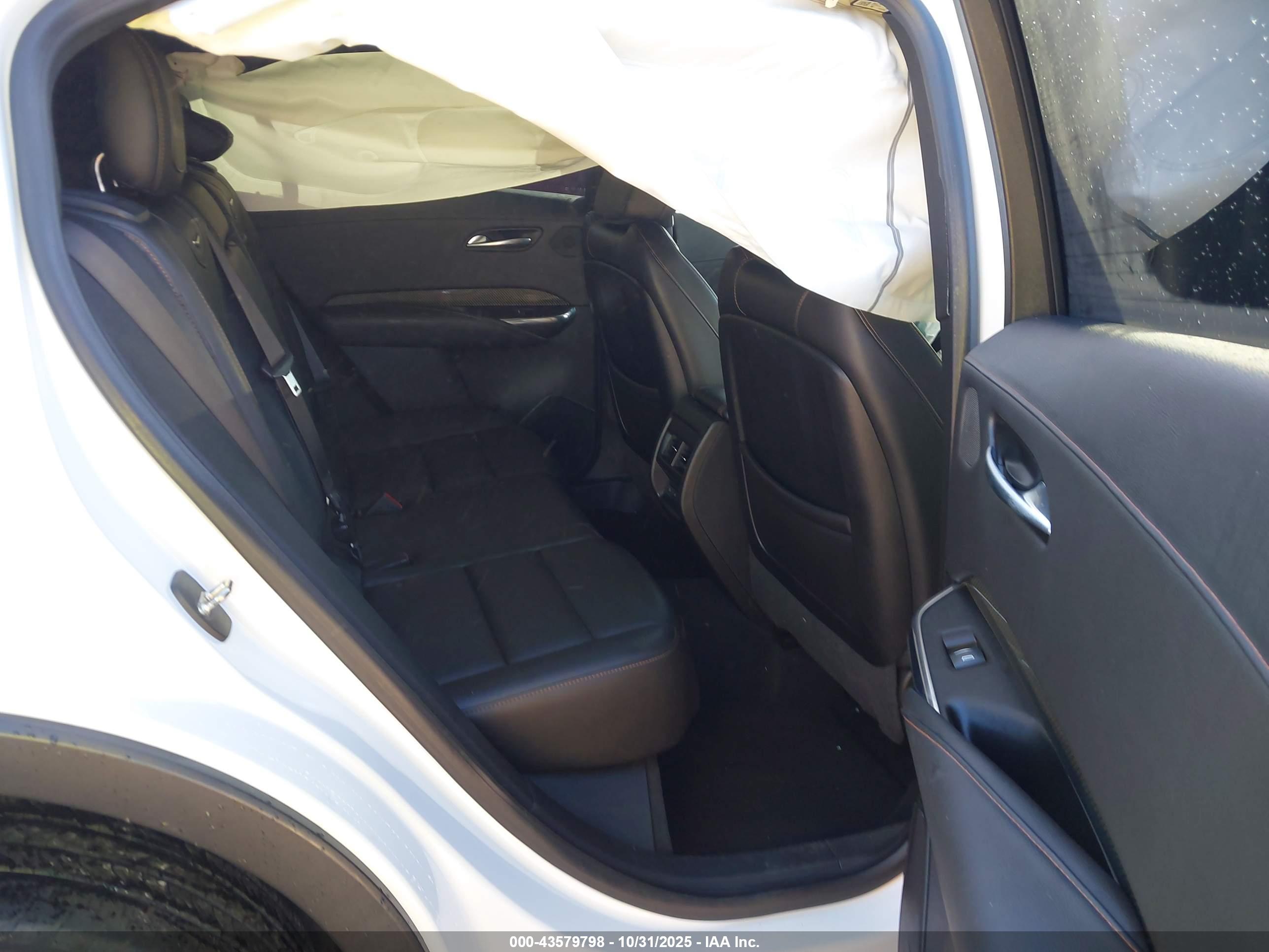 CADILLAC XT4 image 8