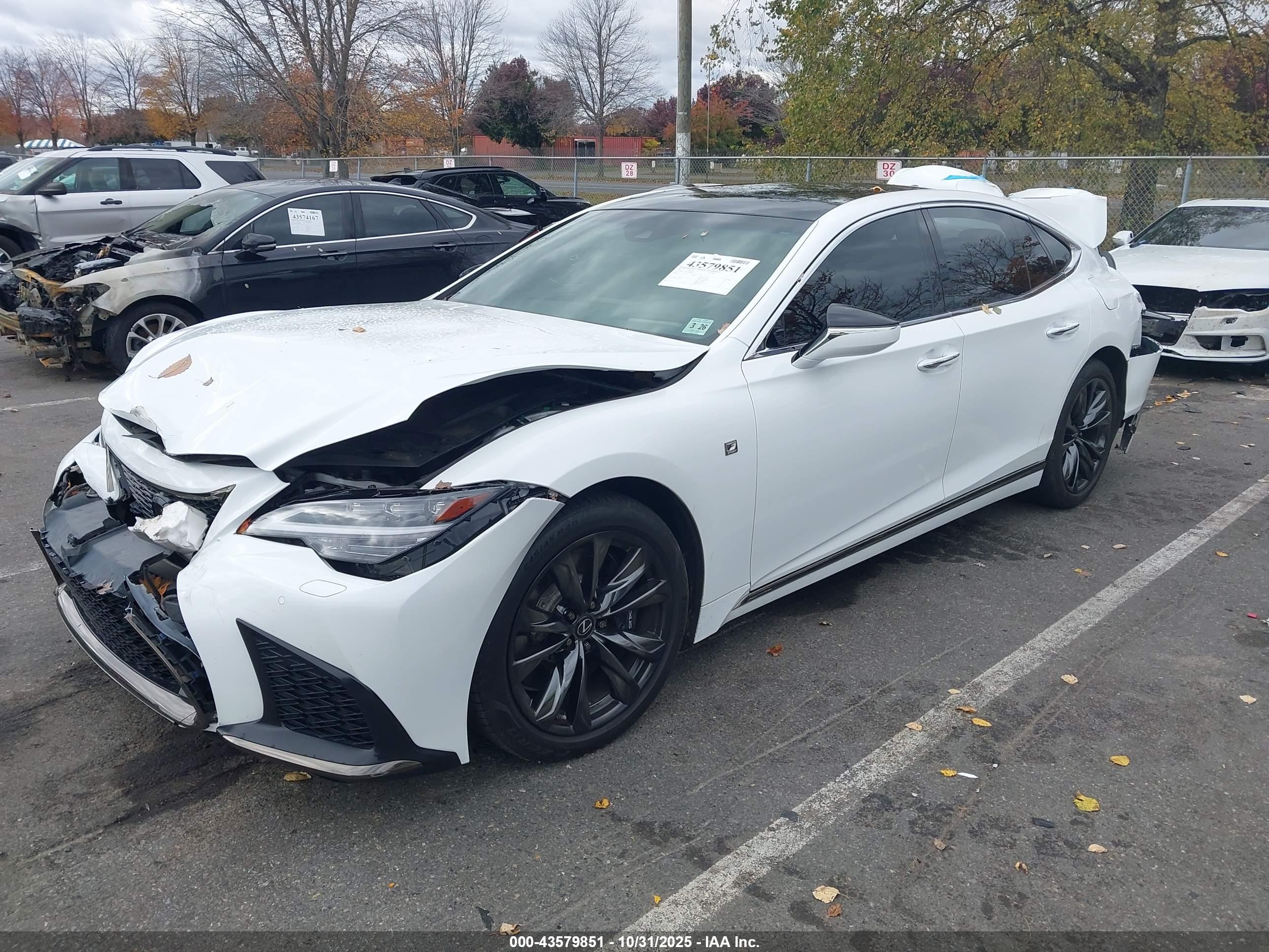 LEXUS LS image 2