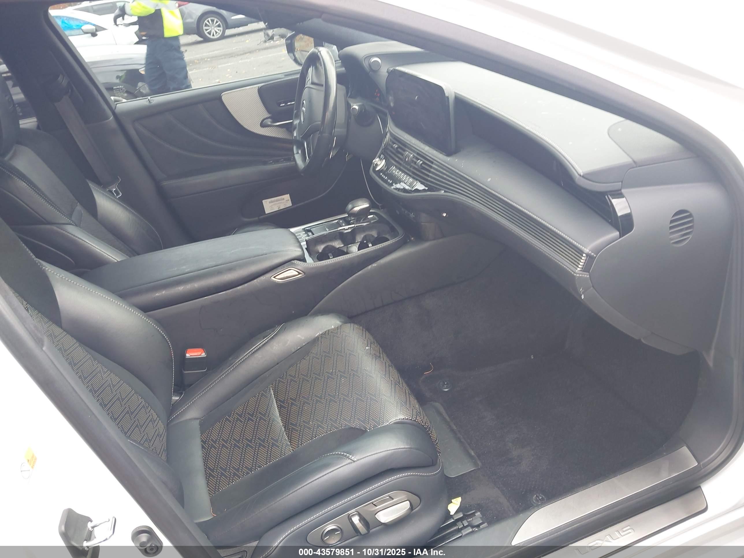 LEXUS LS image 5