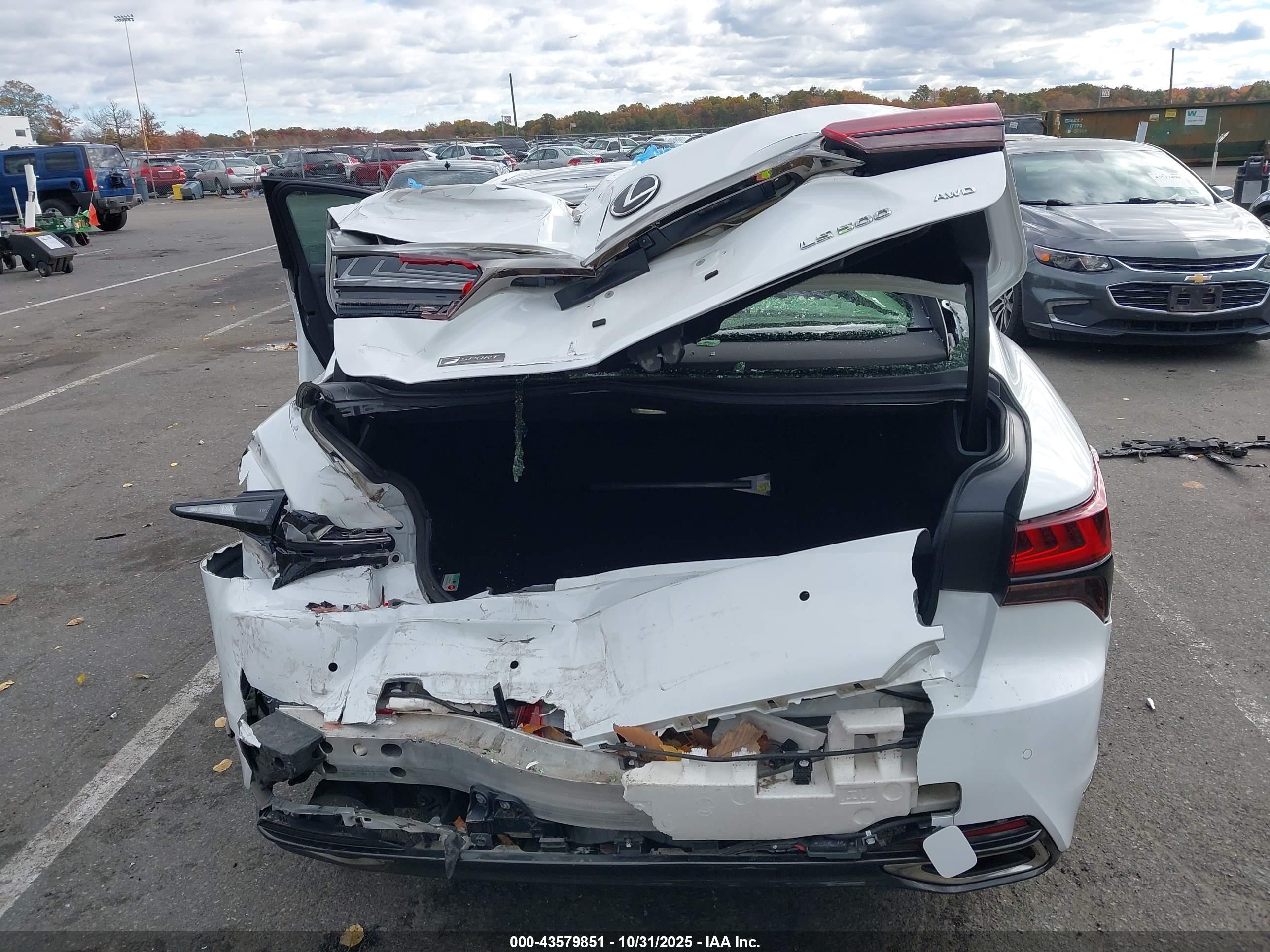 LEXUS LS image 6