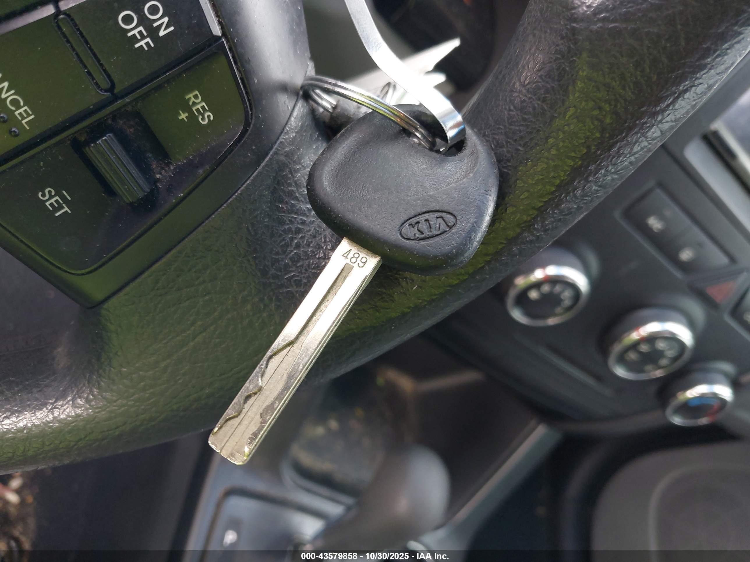 KIA SORENTO image 11