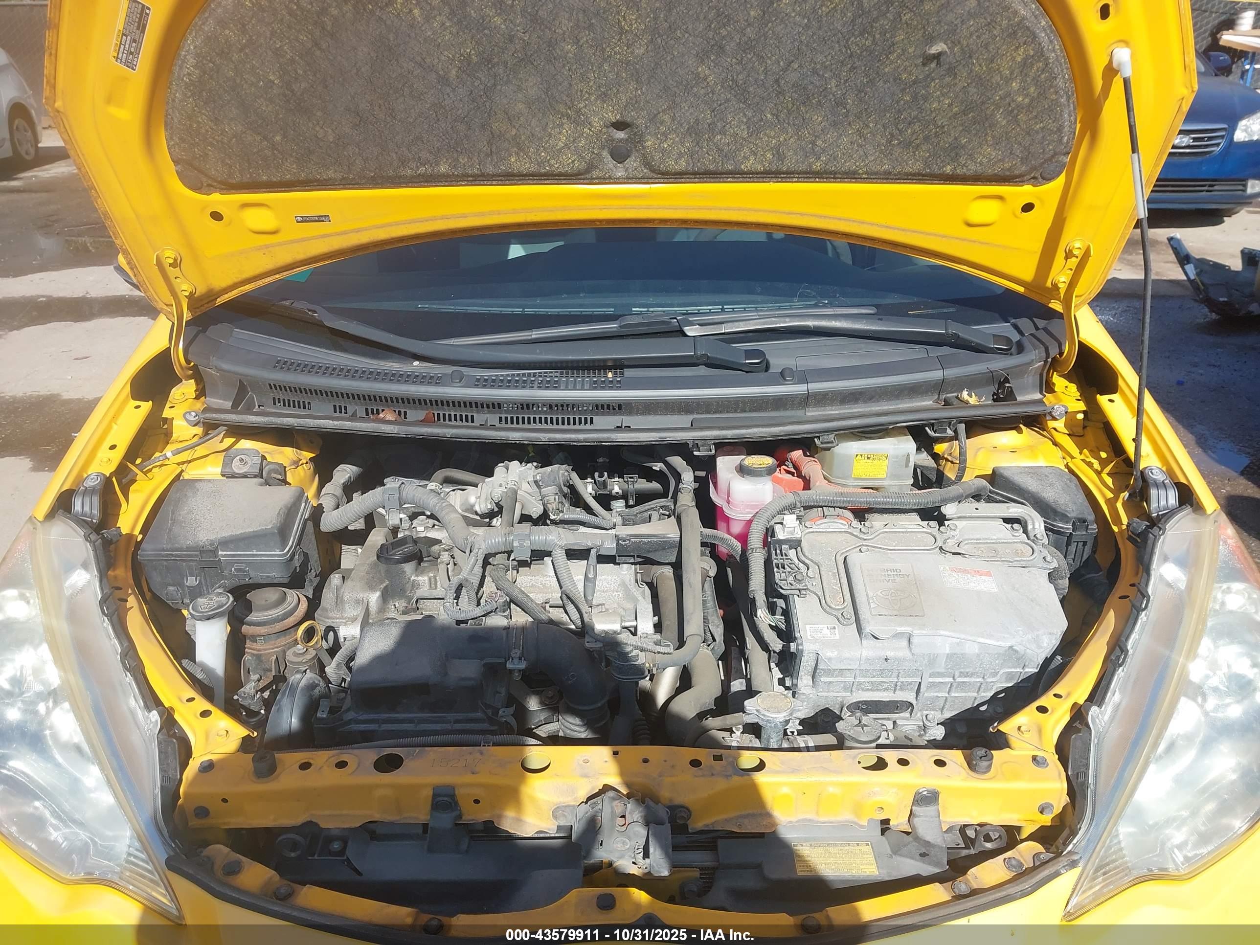 TOYOTA PRIUS image 10