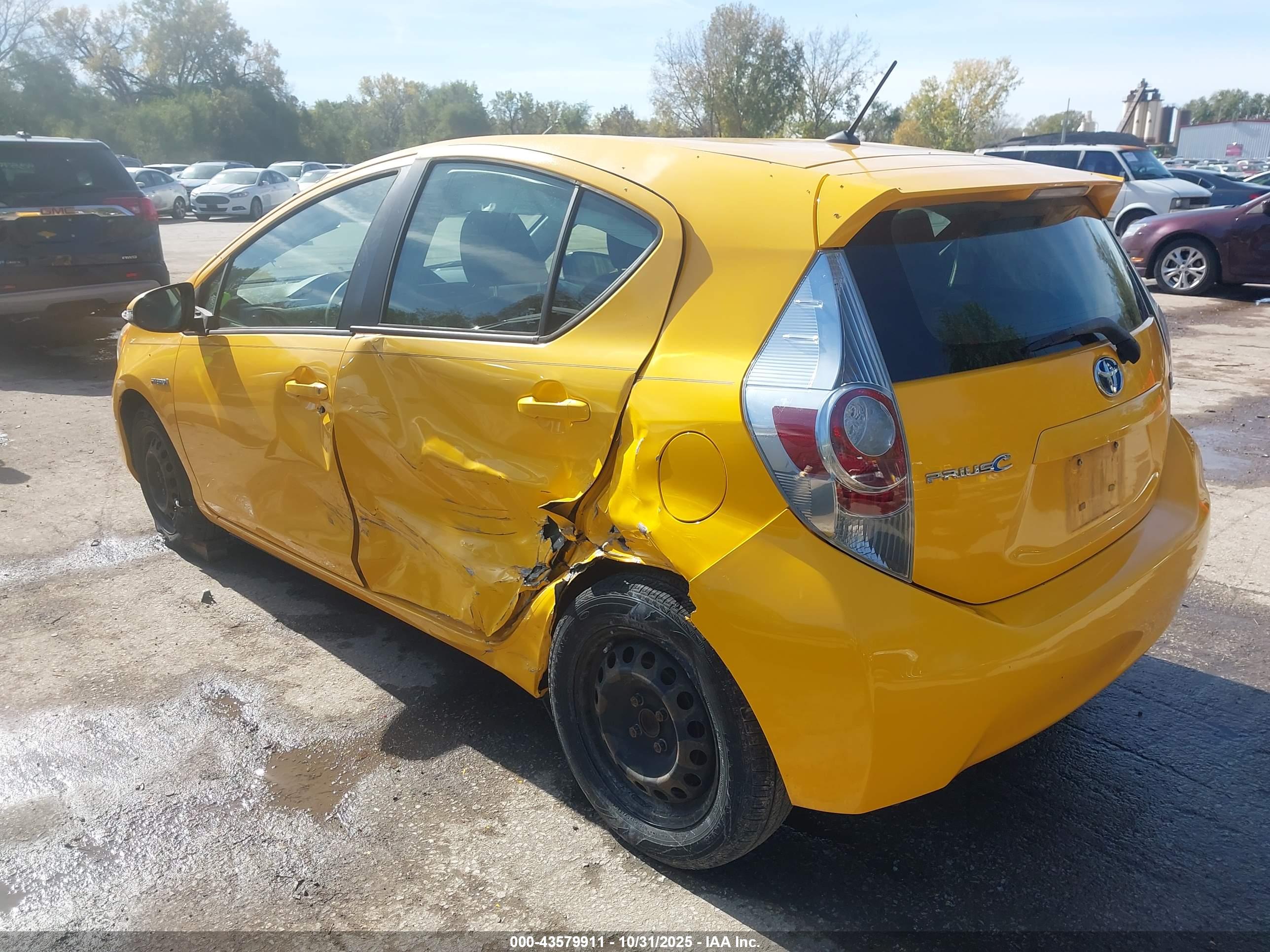TOYOTA PRIUS image 3