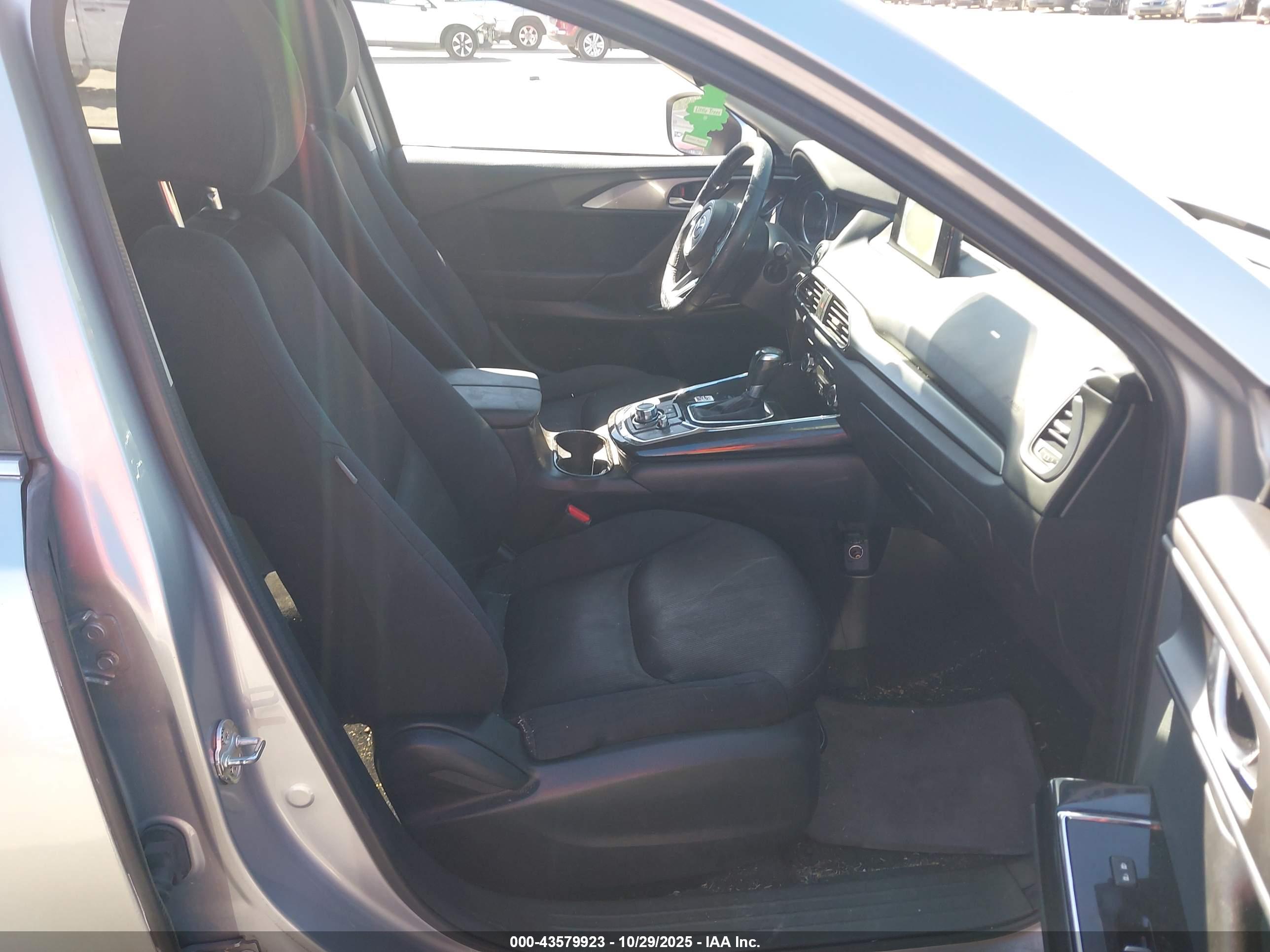 MAZDA CX-9 image 5