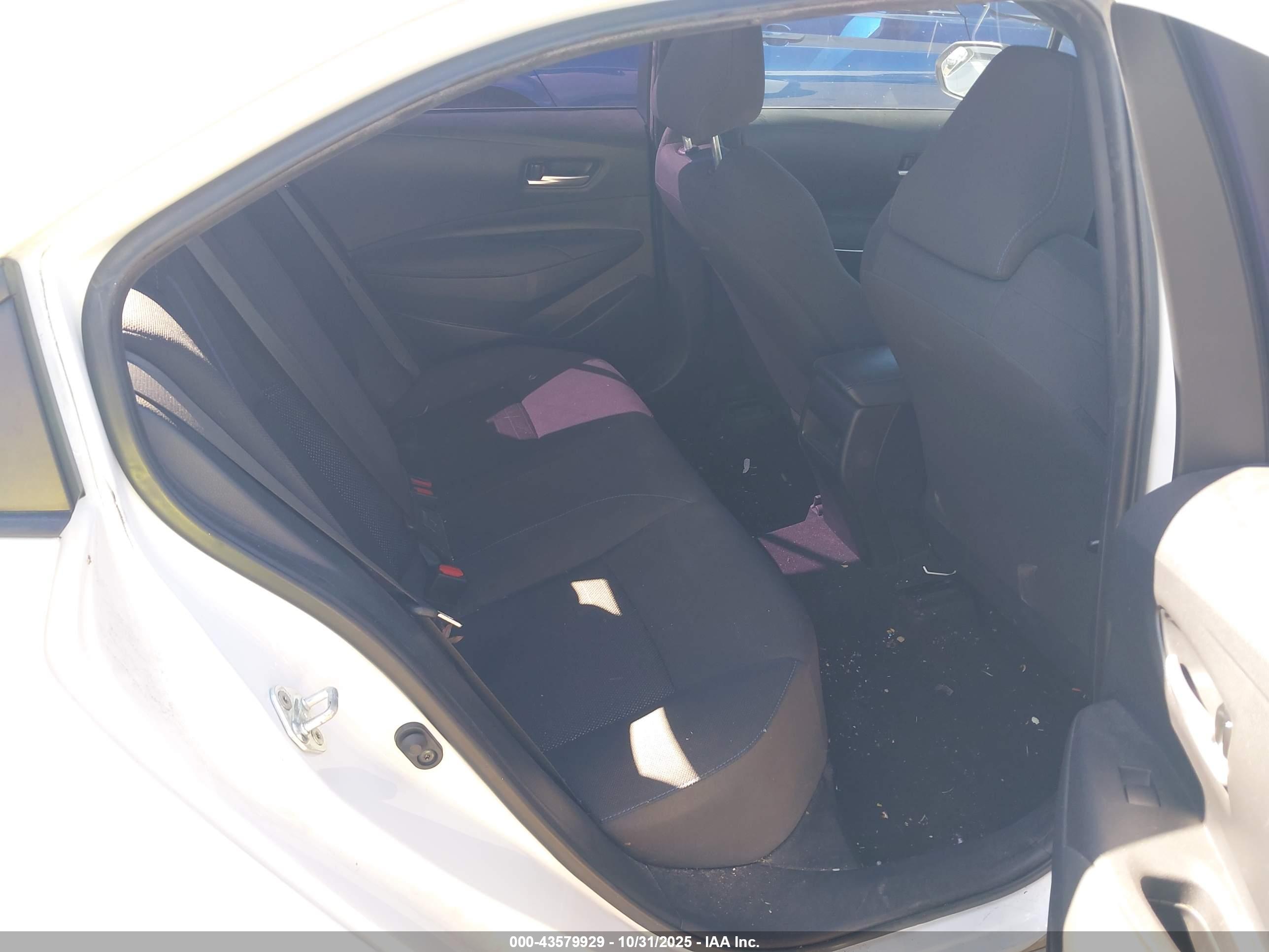 TOYOTA COROLLA image 8