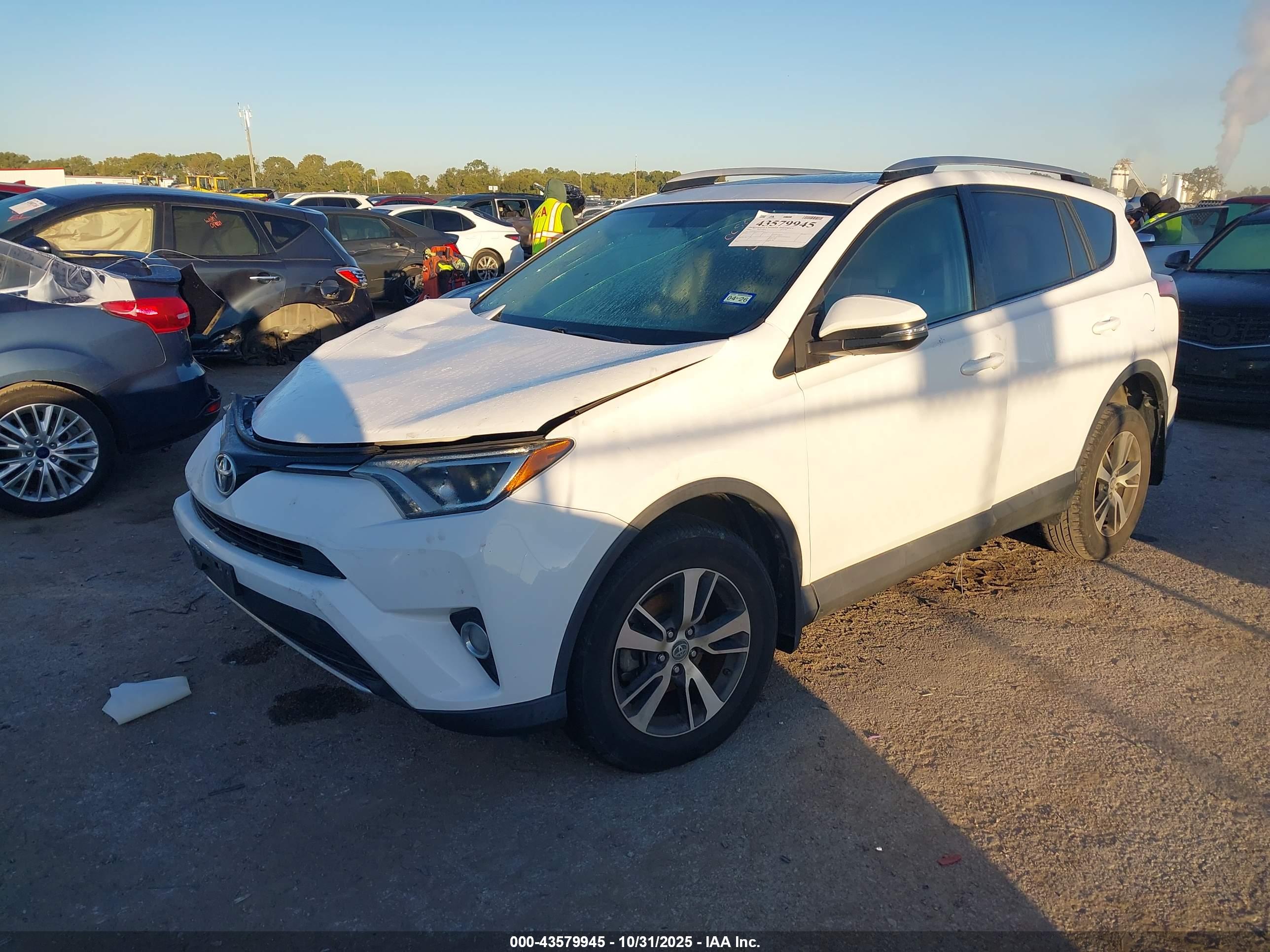 TOYOTA RAV4 image 2
