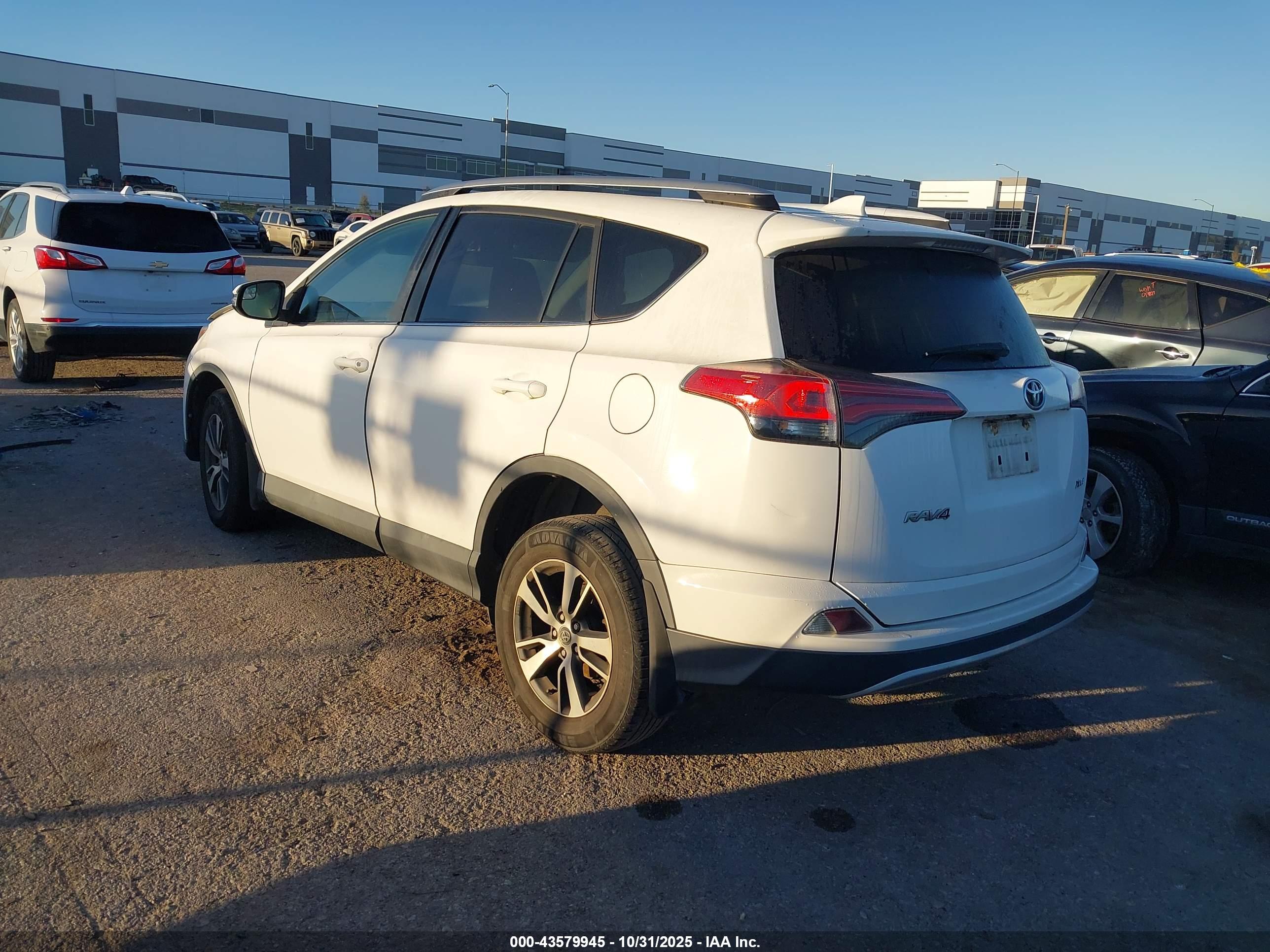 TOYOTA RAV4 image 3