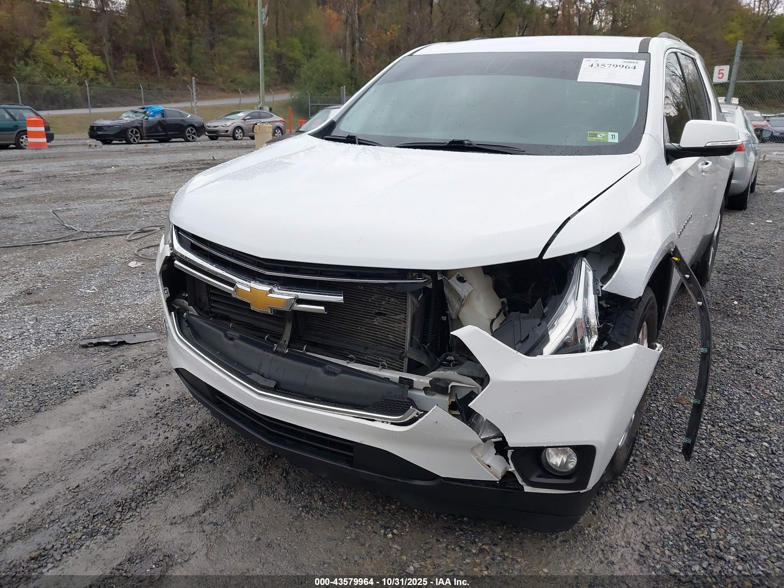 CHEVROLET TRAVERSE image 6