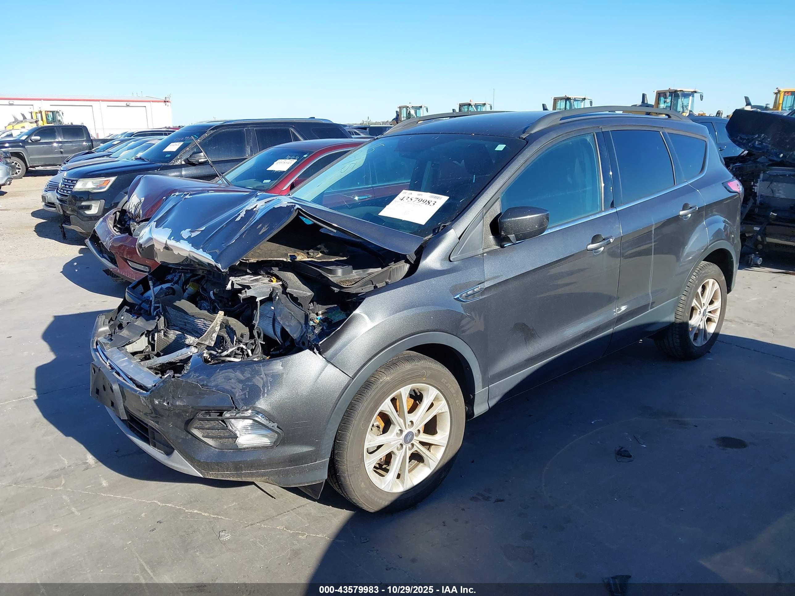 FORD ESCAPE image 2