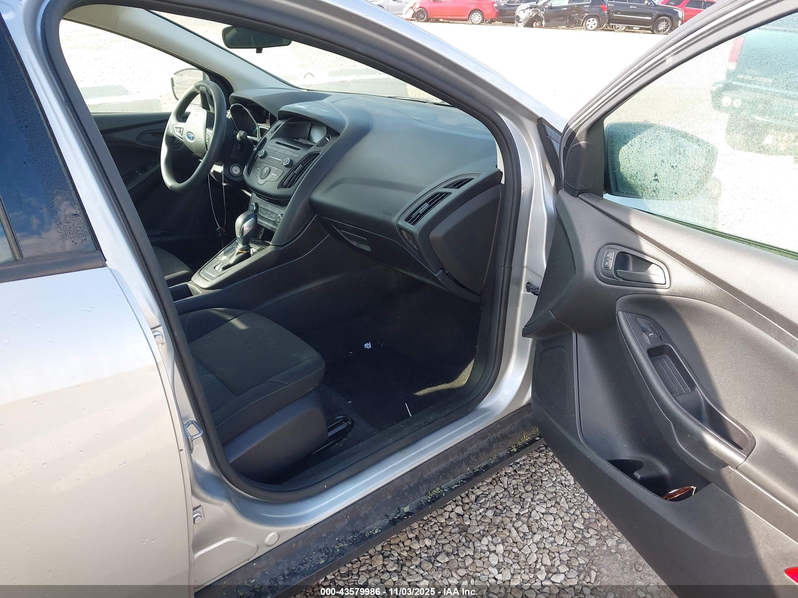 FORD FOCUS image 5