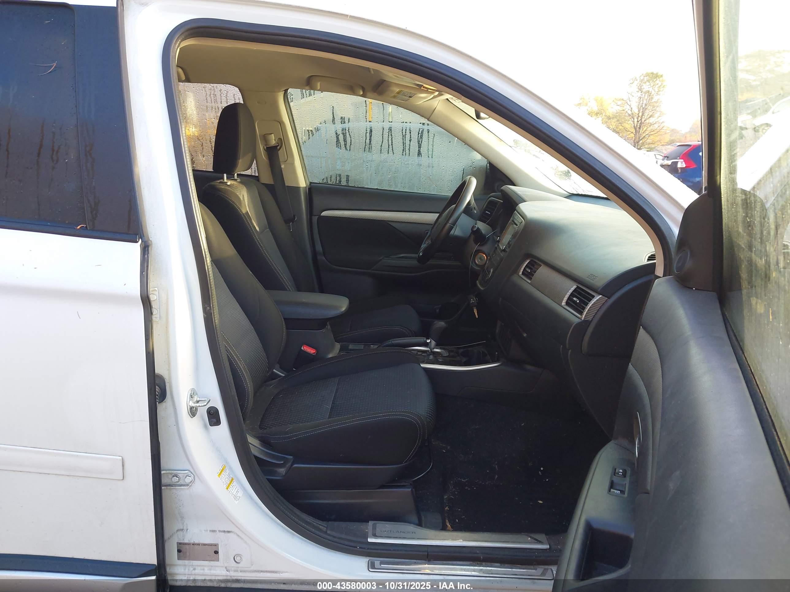 MITSUBISHI OUTLANDER image 5