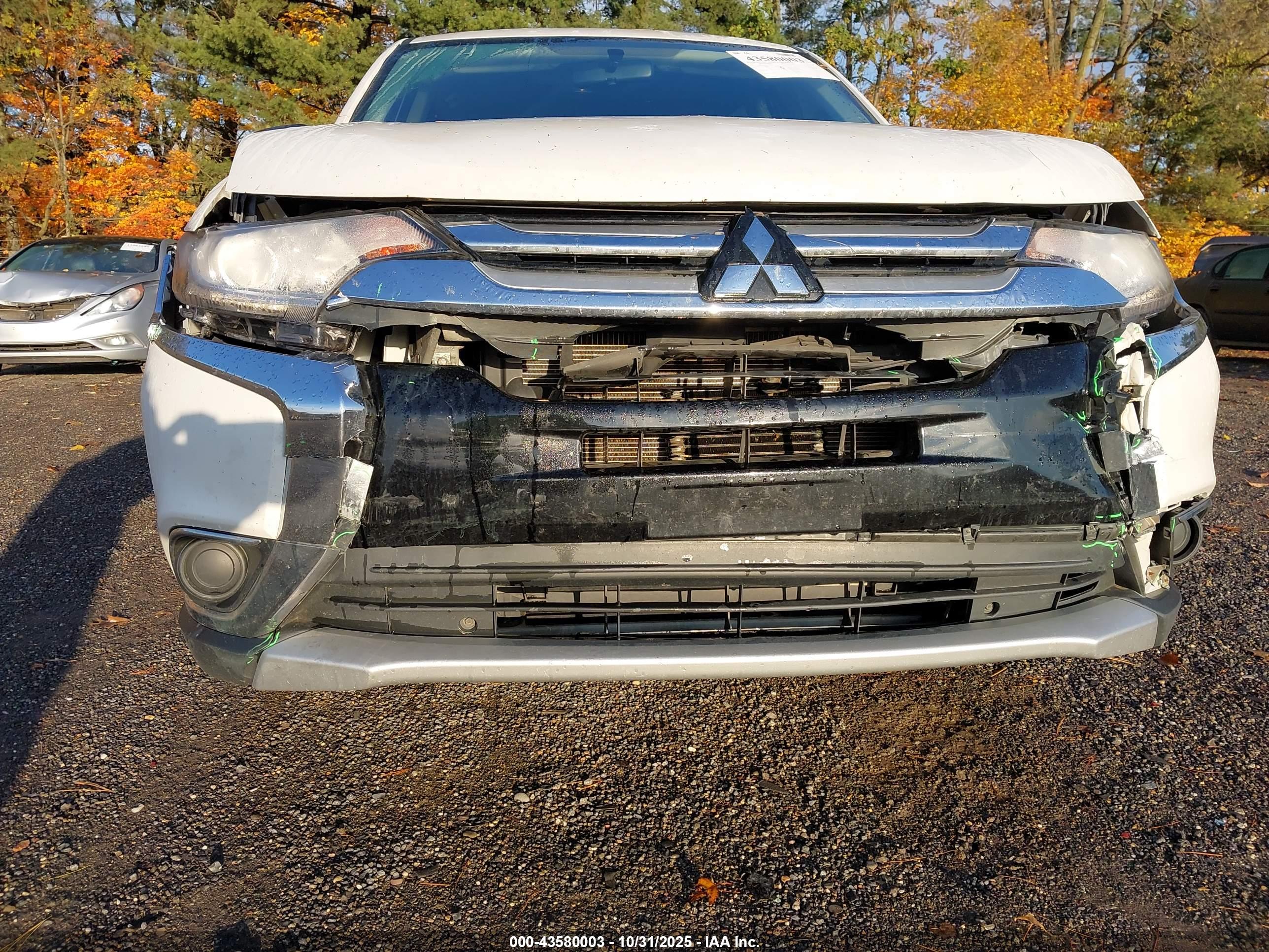 MITSUBISHI OUTLANDER image 6