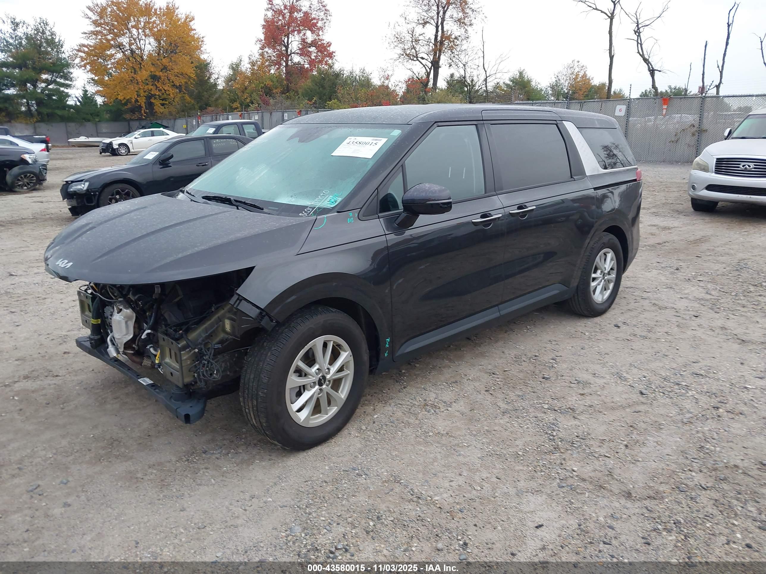 KIA CARNIVAL image 2