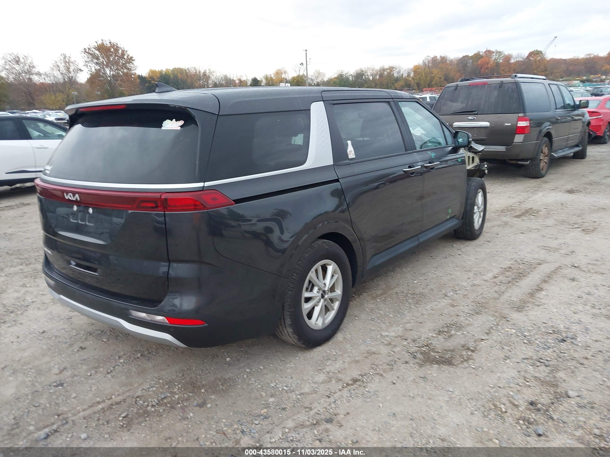 KIA CARNIVAL image 4