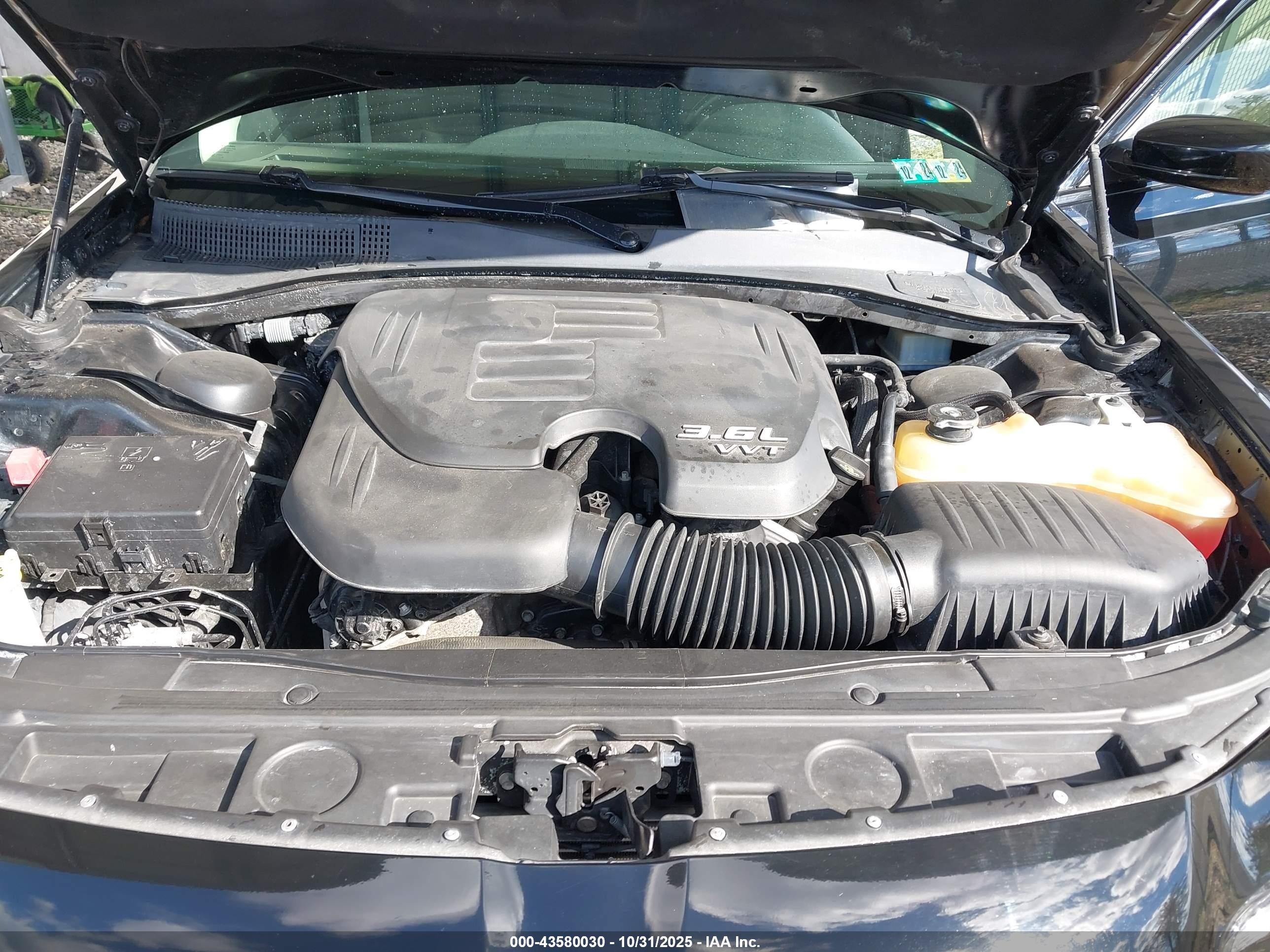 CHRYSLER 300 image 10