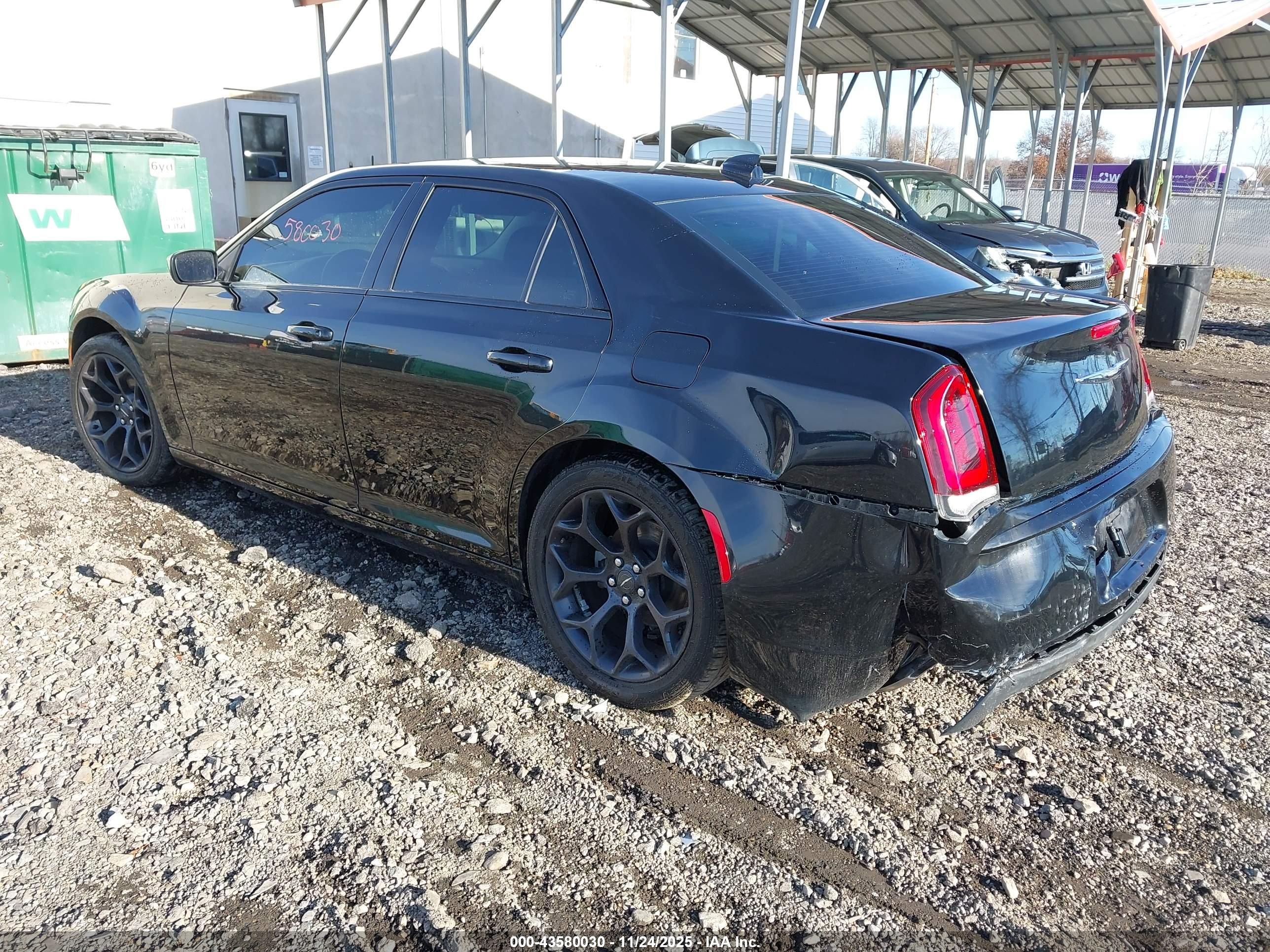 CHRYSLER 300 image 3