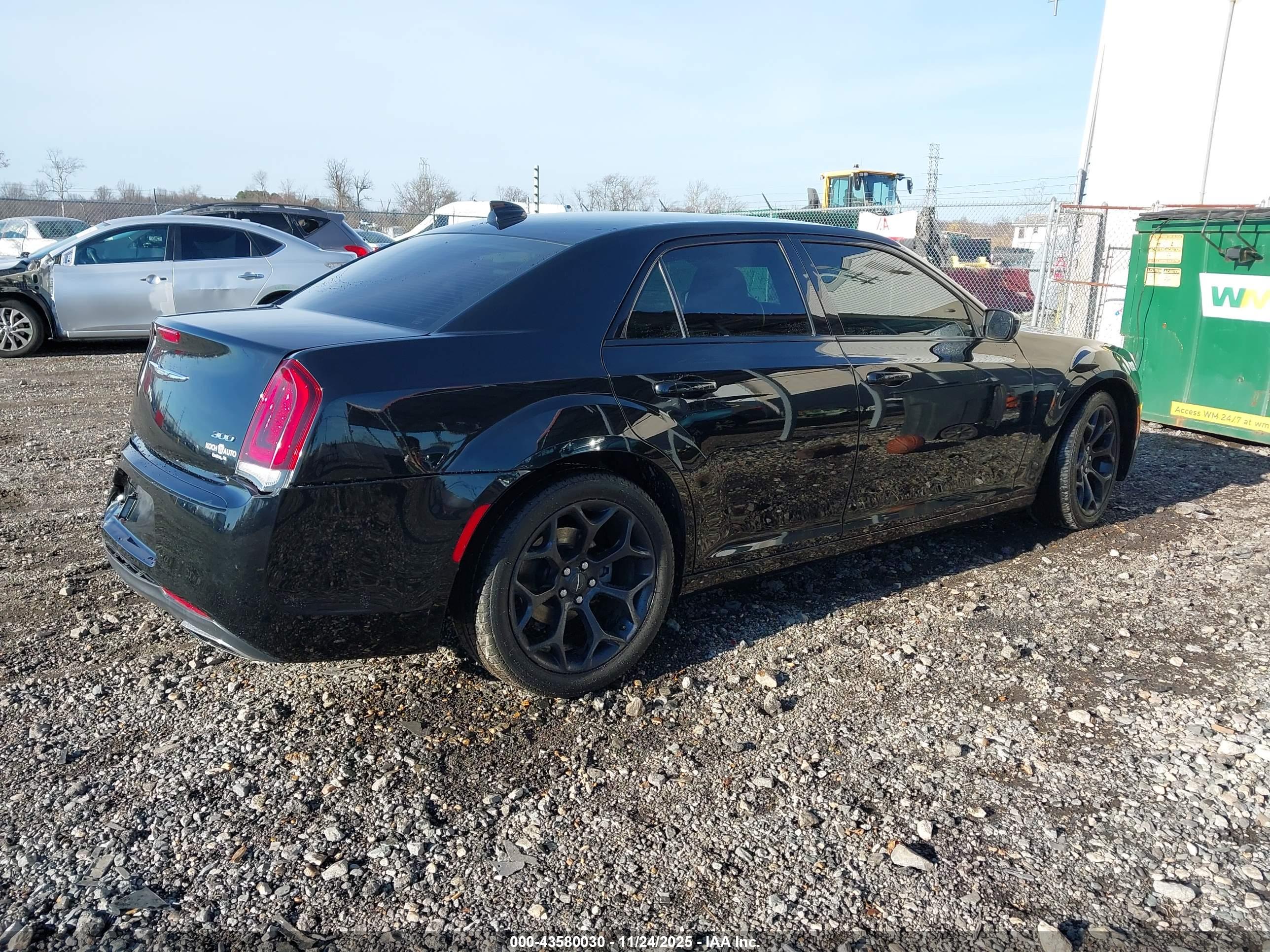 CHRYSLER 300 image 4