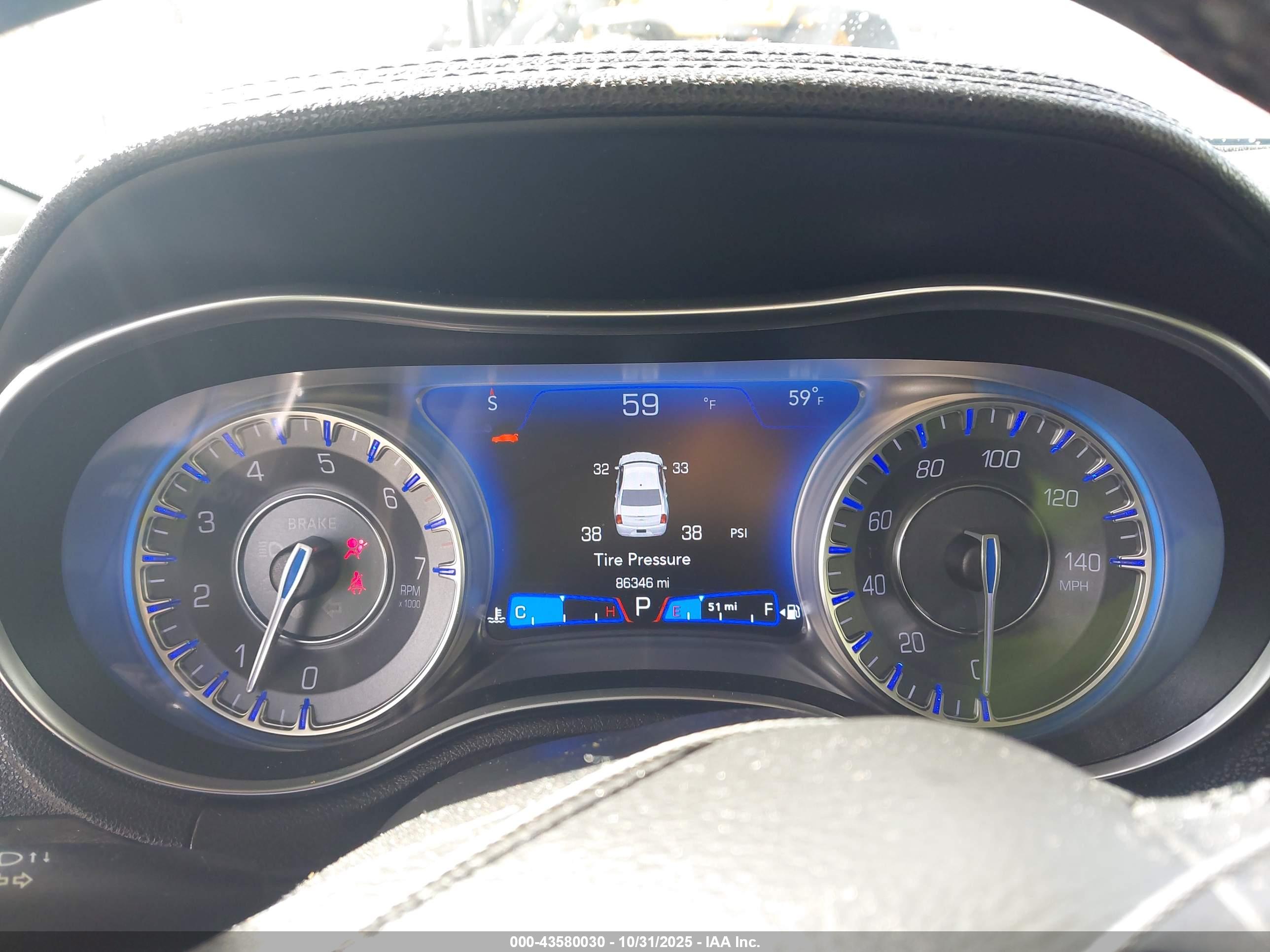 CHRYSLER 300 image 7