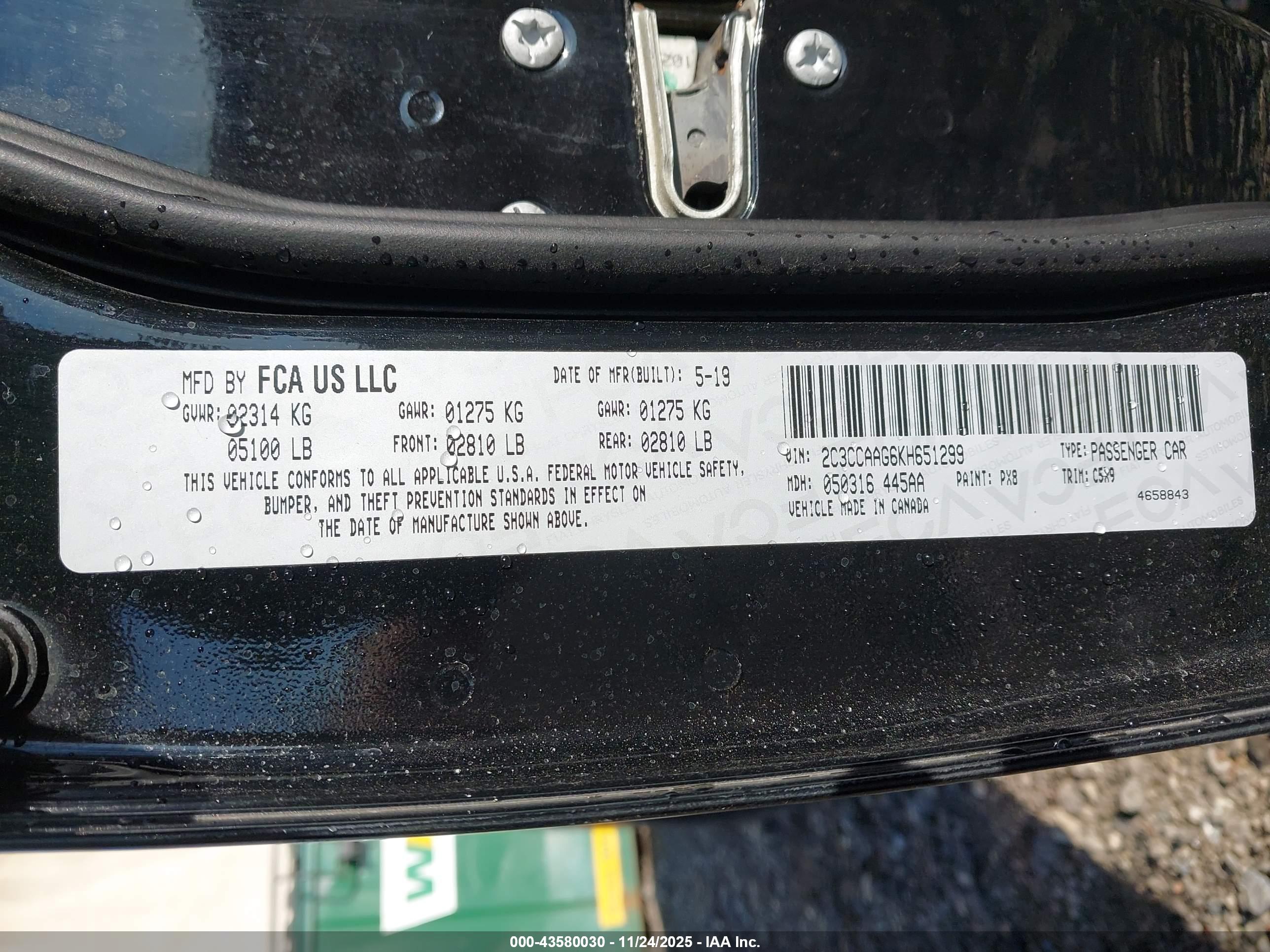 CHRYSLER 300 image 9