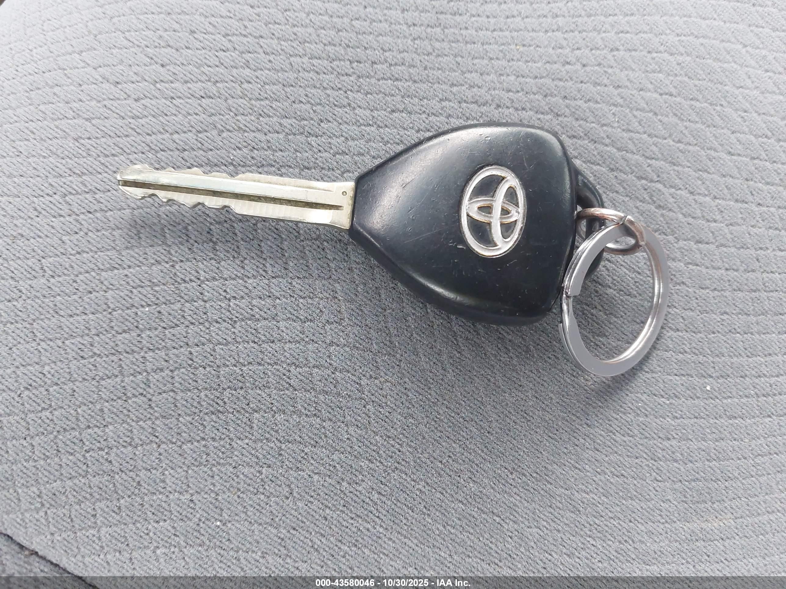 TOYOTA AVALON image 11