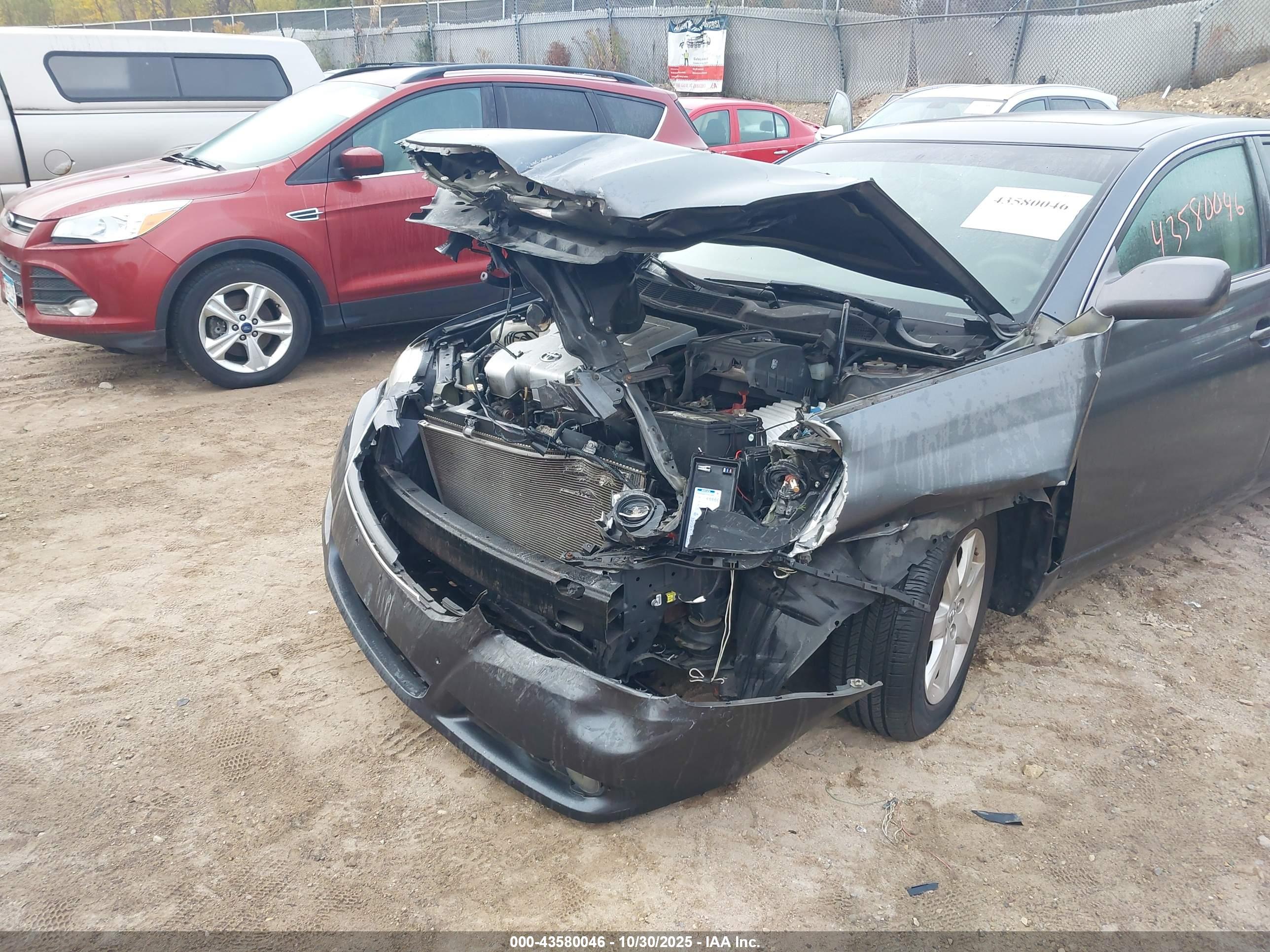 TOYOTA AVALON image 6