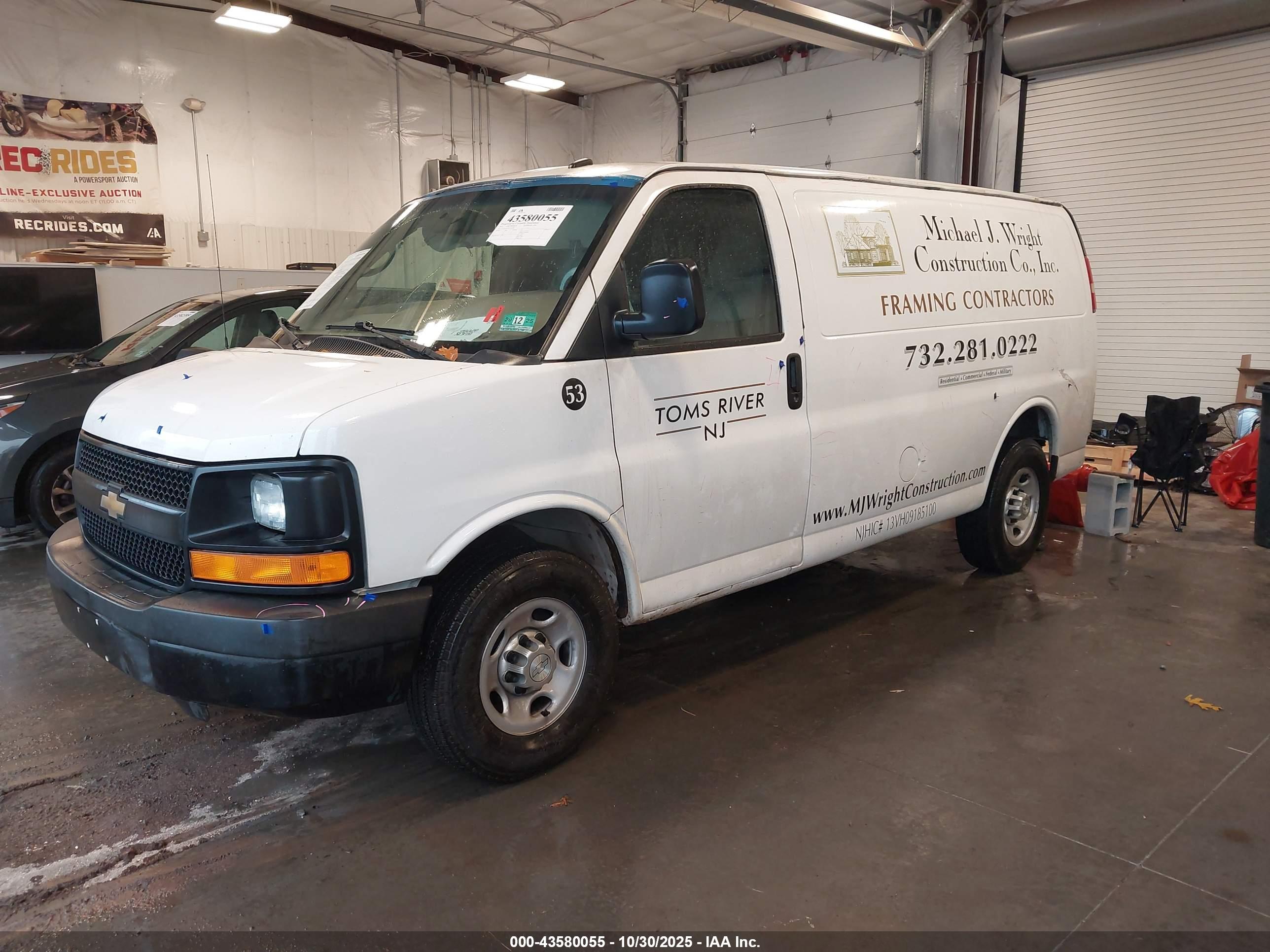 CHEVROLET EXPRESS image 2