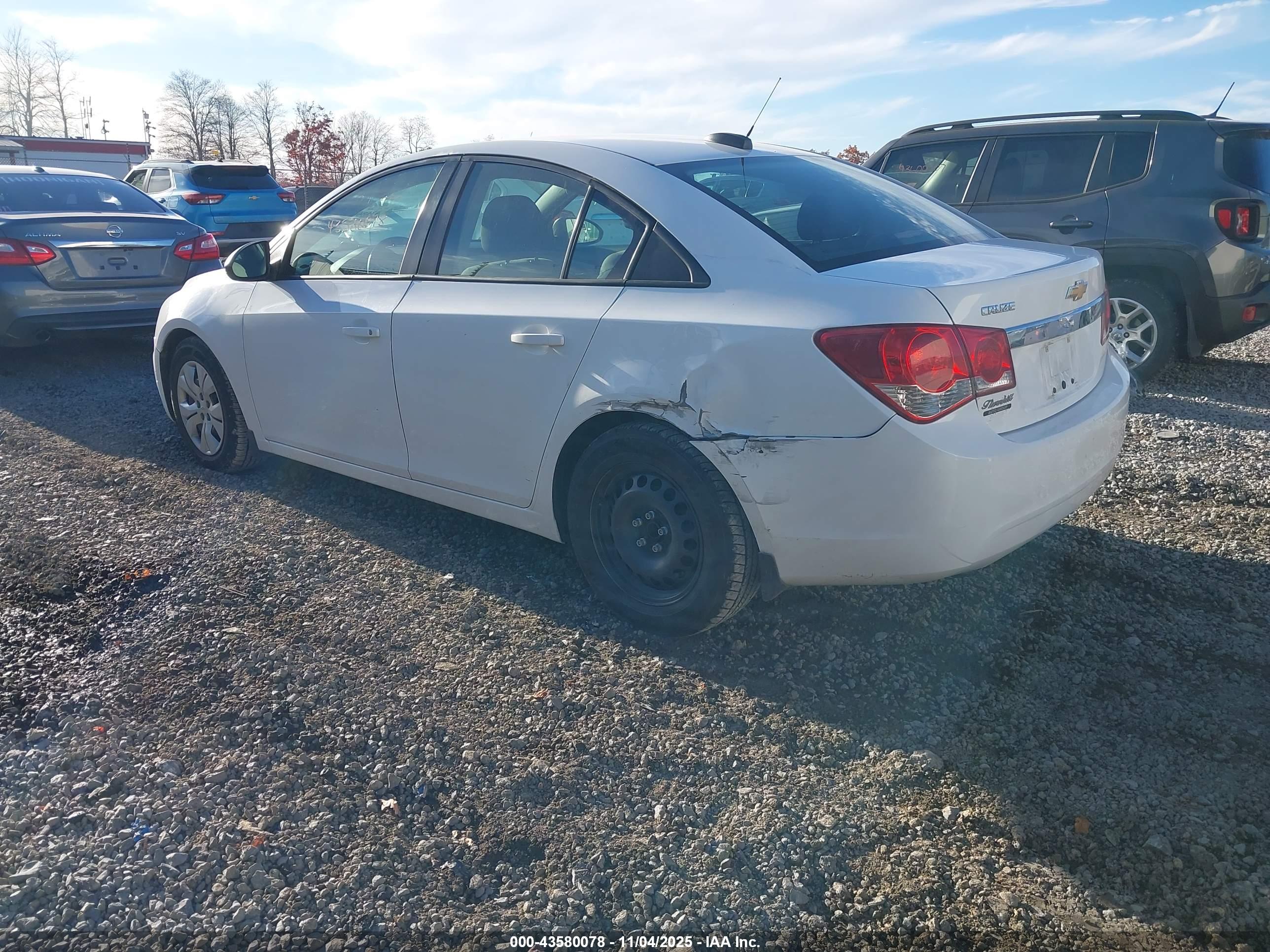 CHEVROLET CRUZE image 3
