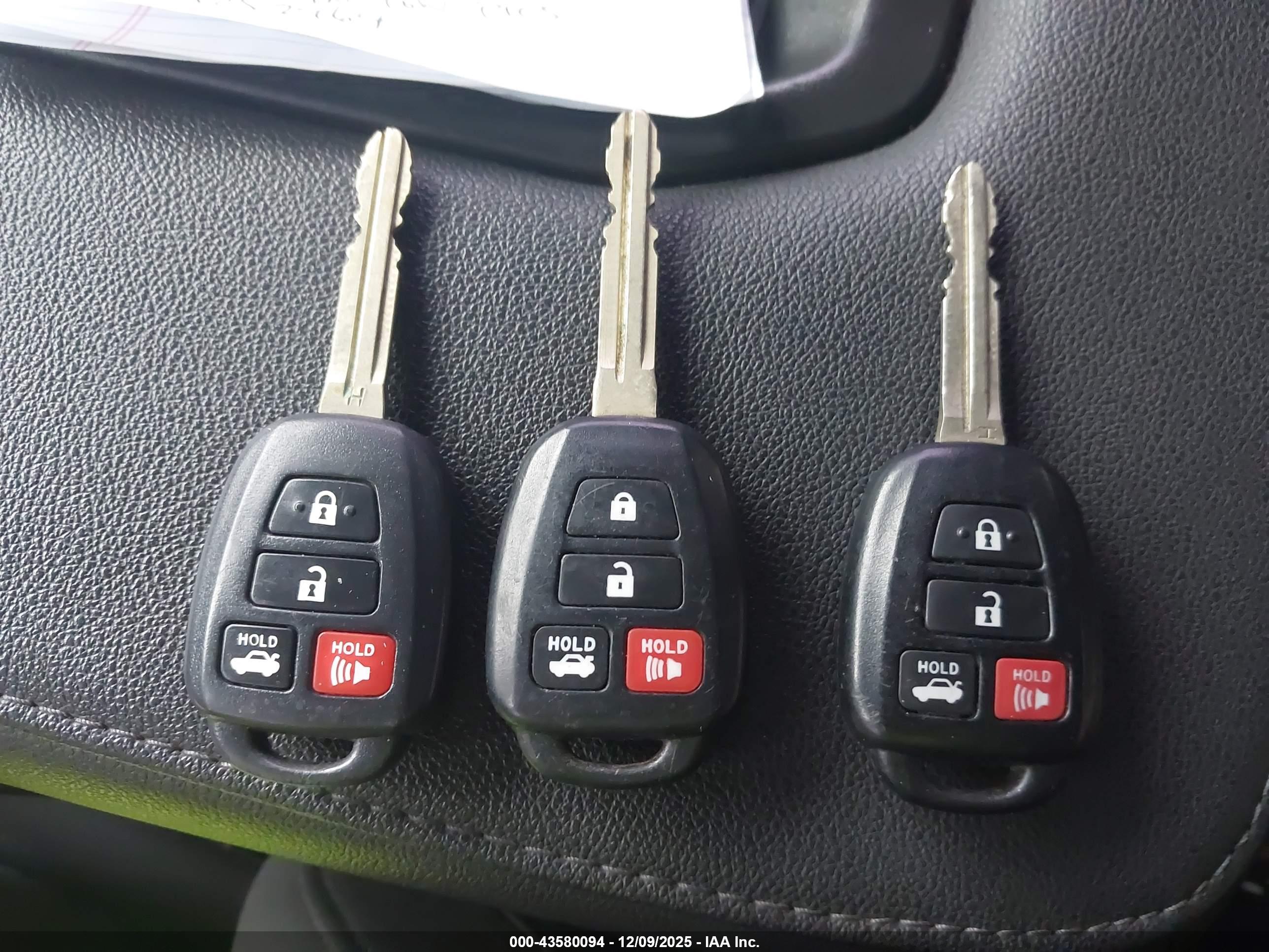TOYOTA CAMRY image 11