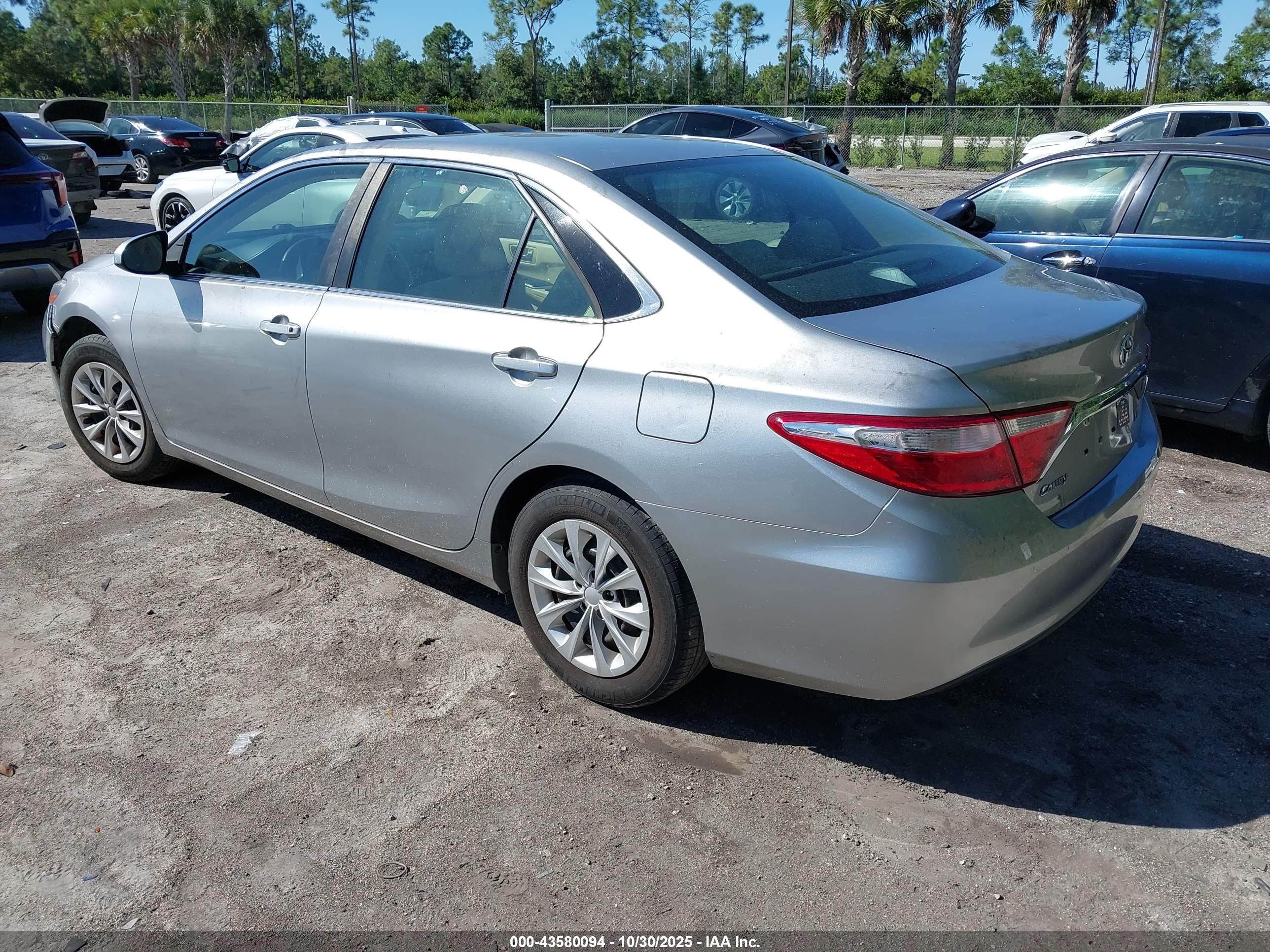 TOYOTA CAMRY image 3