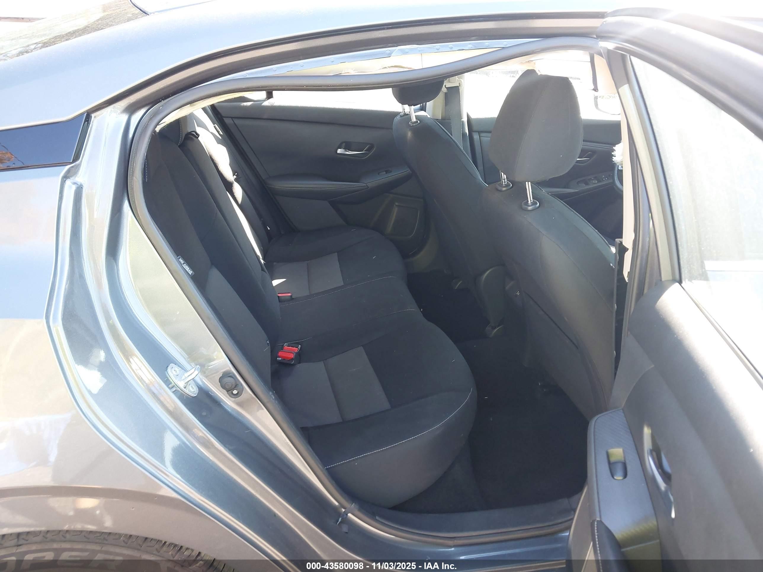 NISSAN SENTRA image 8